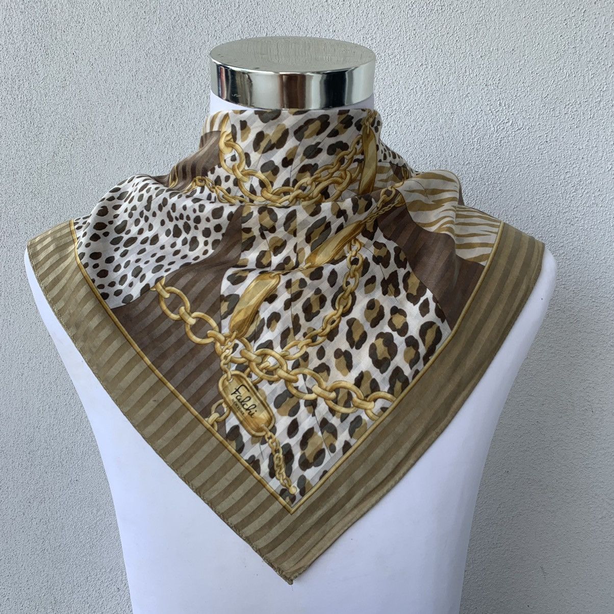 Other CARLOS FALCHI new york silk scarf. vintage design Size ONE SIZE - 1 Thumbnail