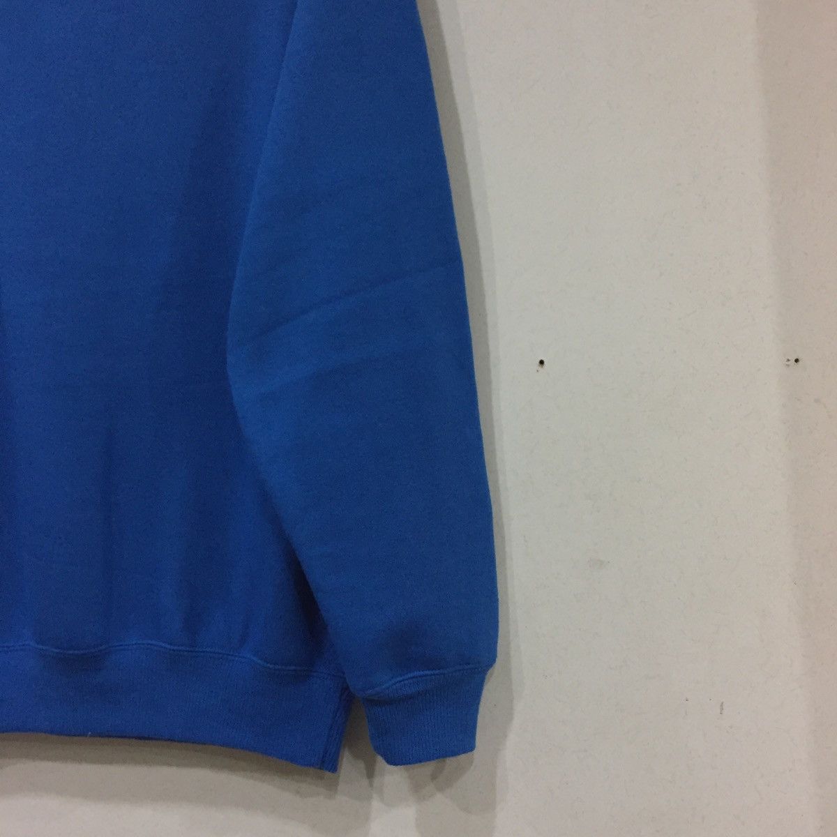 Other LOWES sweatshirt plain color. Australian brand Size US L / EU 52-54 / 3 - 7 Thumbnail