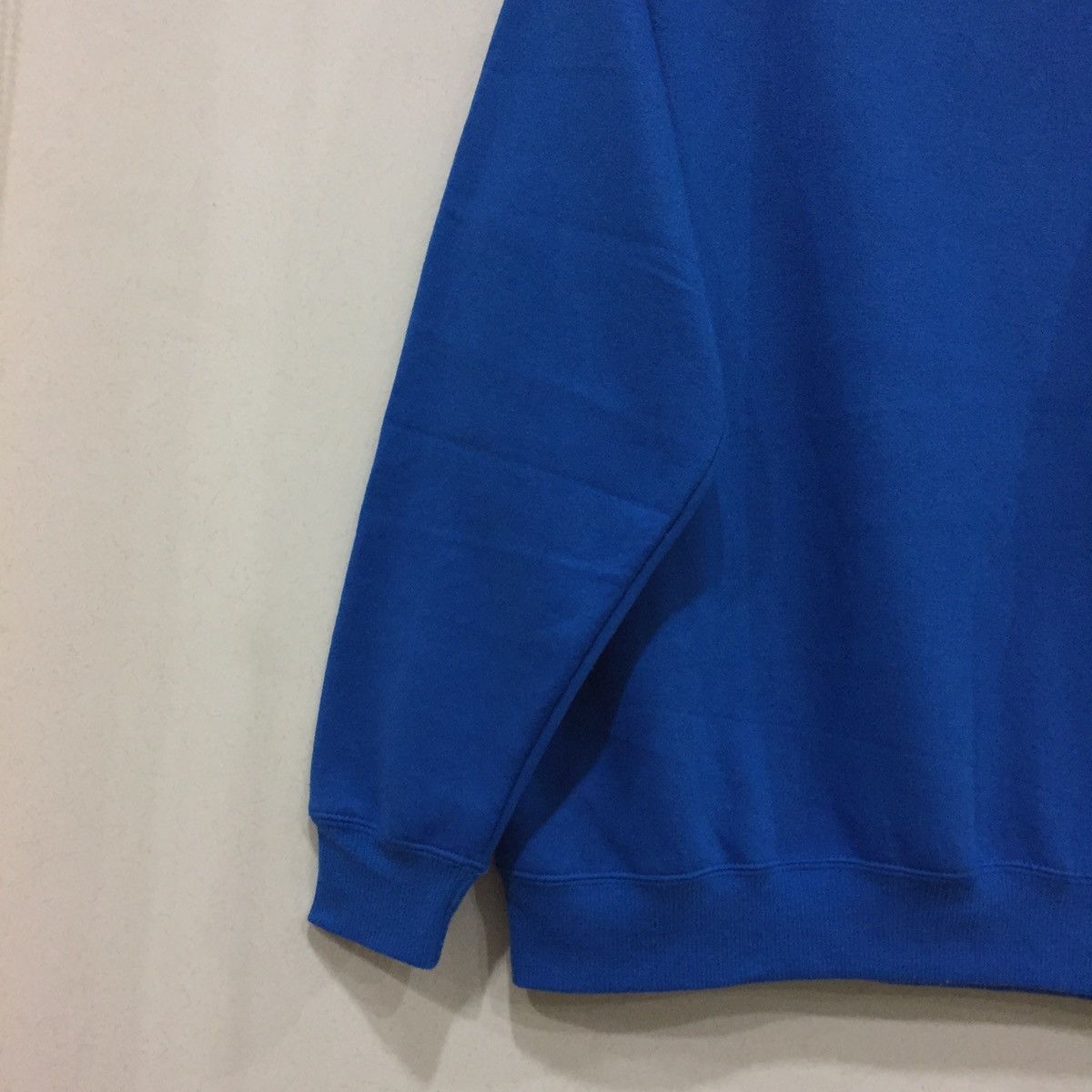 Other LOWES sweatshirt plain color. Australian brand Size US L / EU 52-54 / 3 - 8 Thumbnail