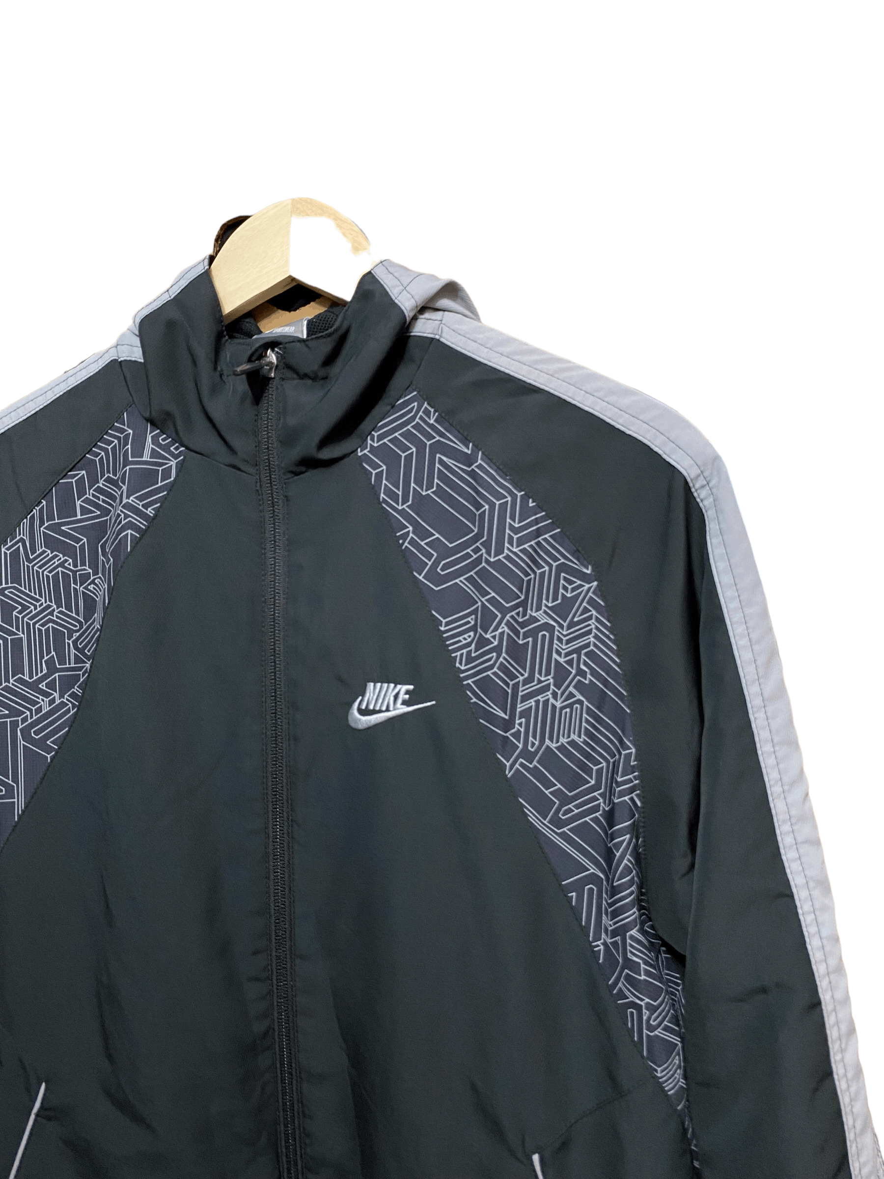 Nike × Vintage 00s' Nike vintage windbreaker jacket, size XS Size US XS / EU 42 / 0 - 2 Thumbnail