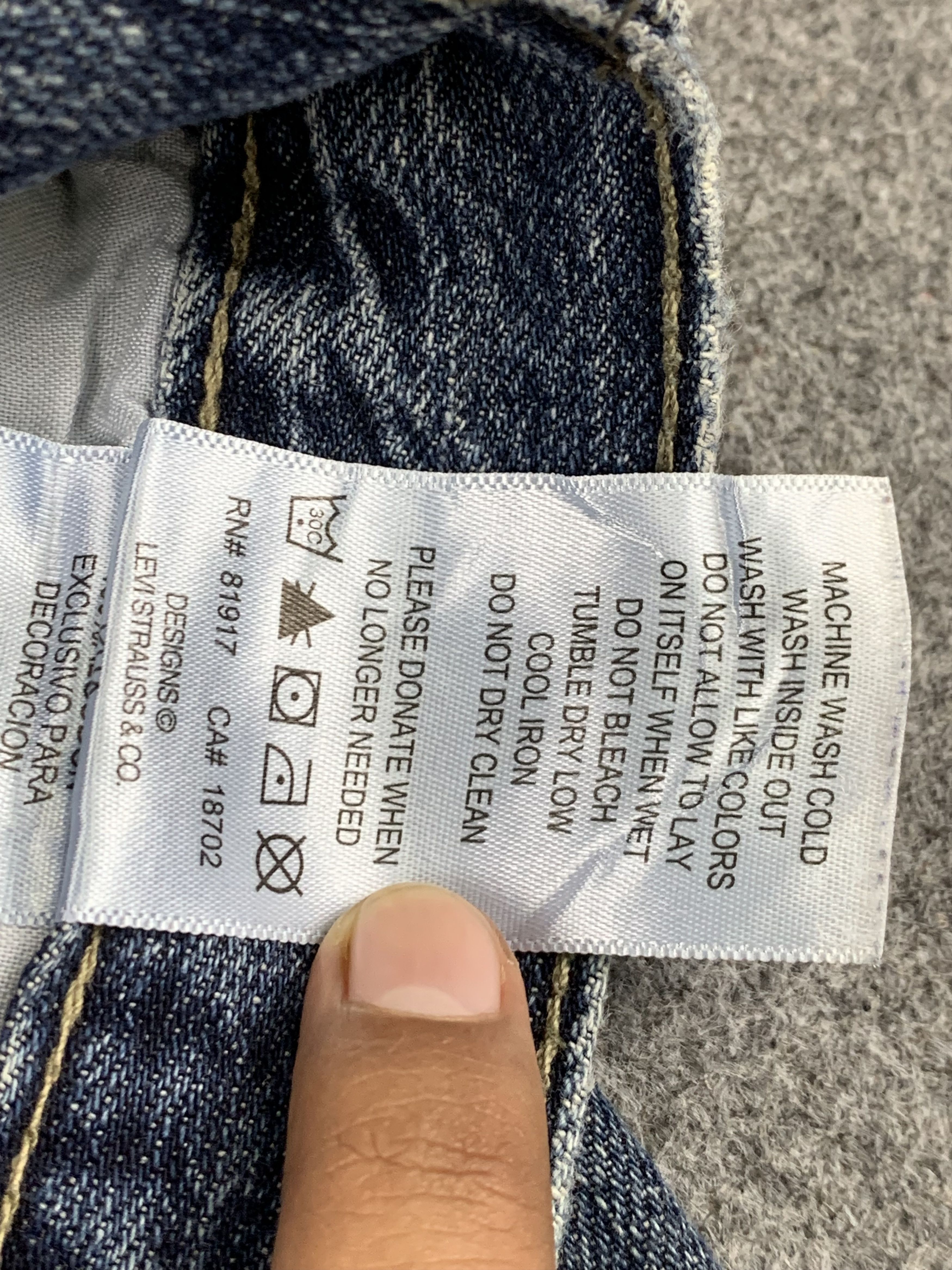 Levi's Vintage Levis 550 Faded Blue Jeans DP1890 Size US 27 - 9 Thumbnail