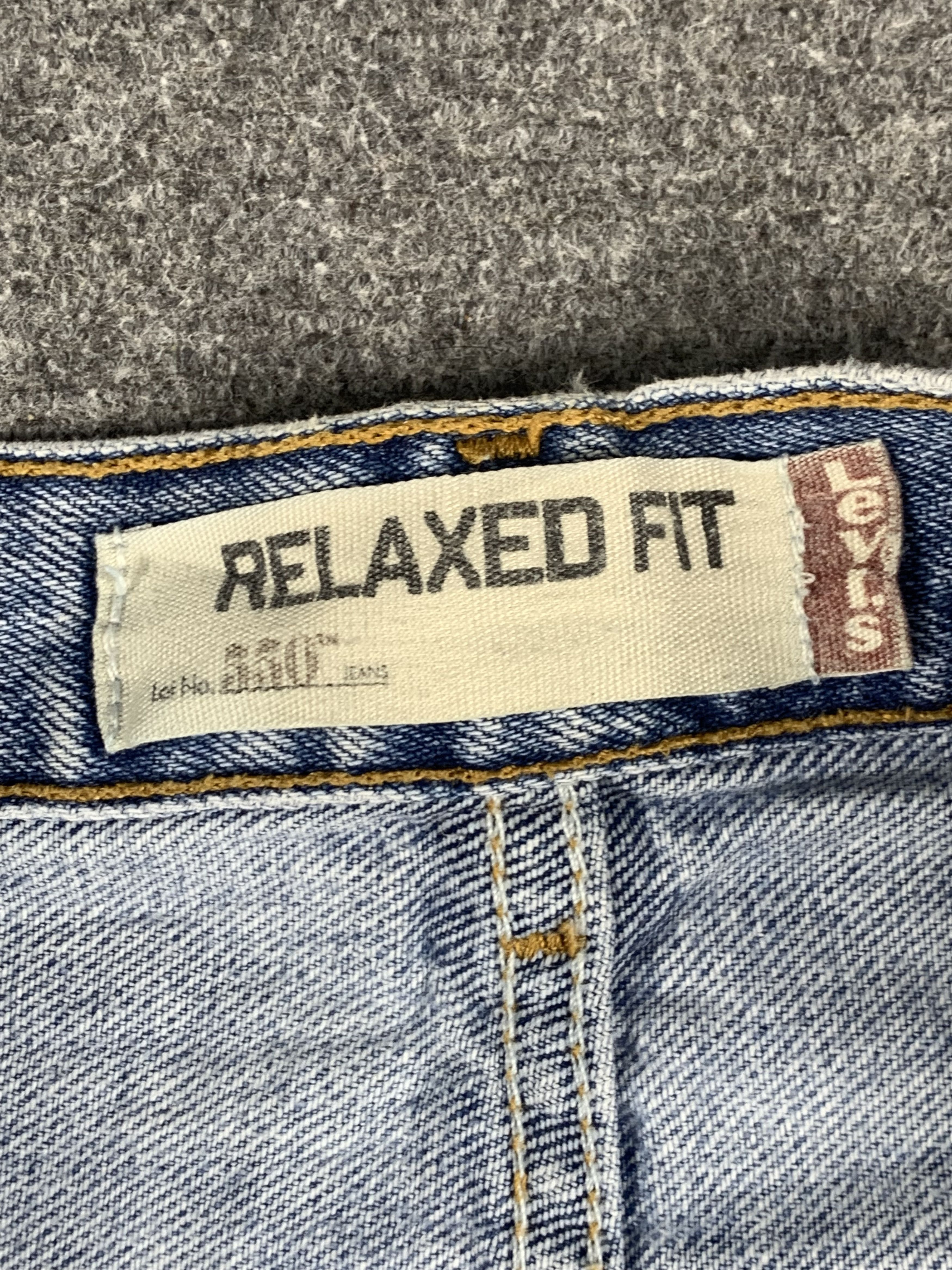 Levi's Vintage Levis 550 Light Wash Jeans DP1906 Size US 43 - 7 Thumbnail