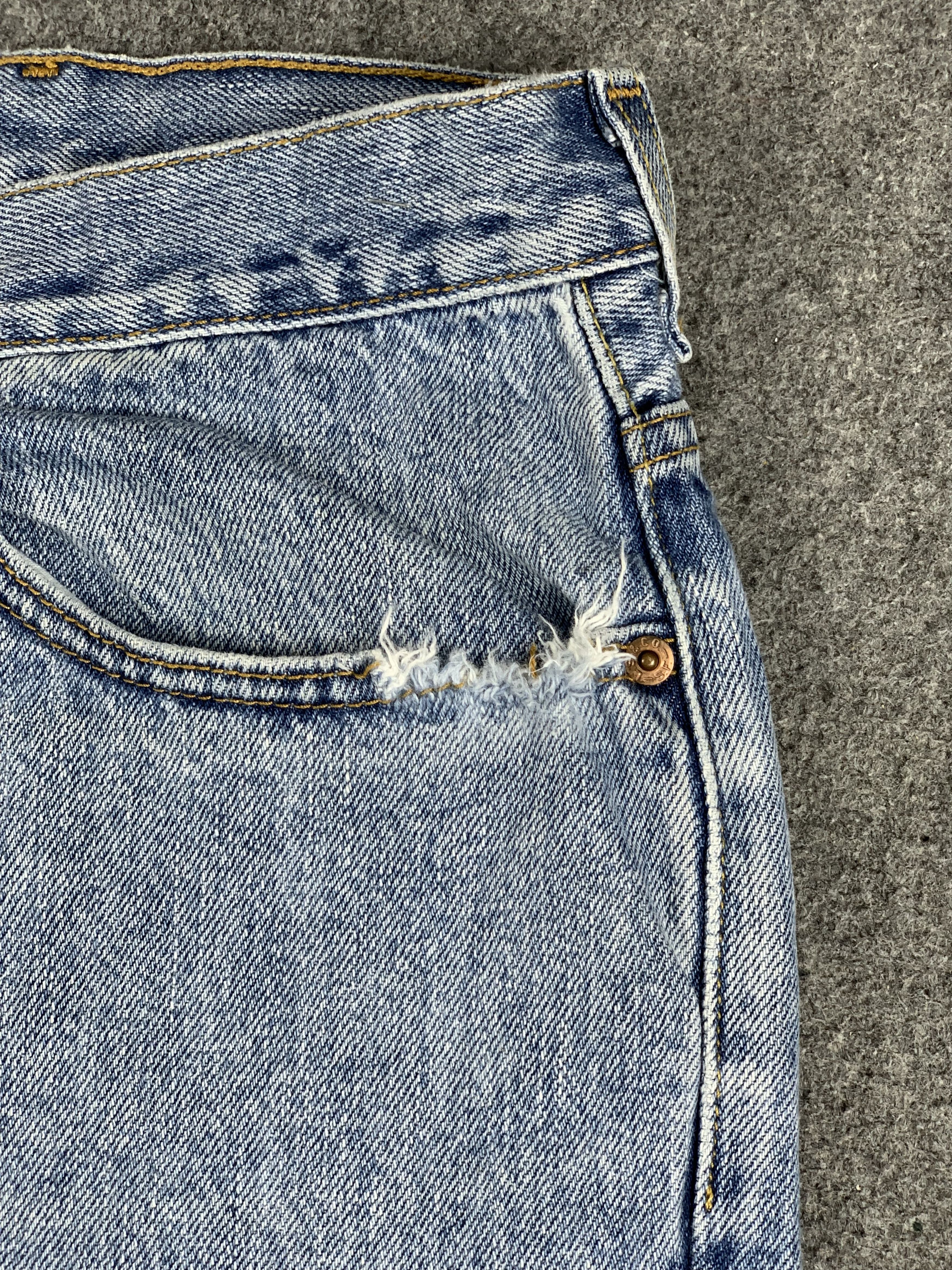Levi's Vintage Levis 550 Light Wash Jeans DP1906 Size US 43 - 9 Thumbnail