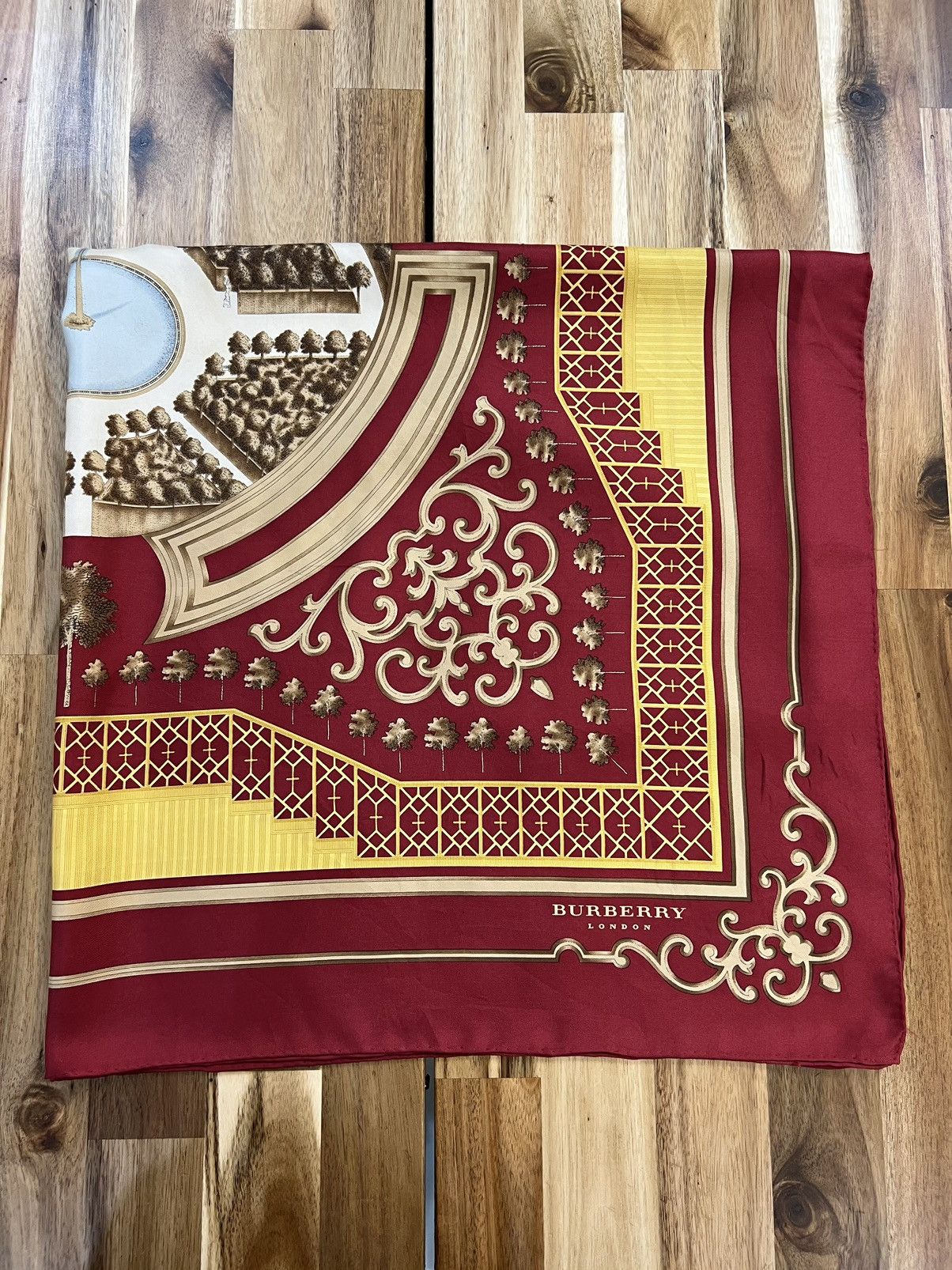 Burberry Burberry London silk scarf Size ONE SIZE - 4 Thumbnail