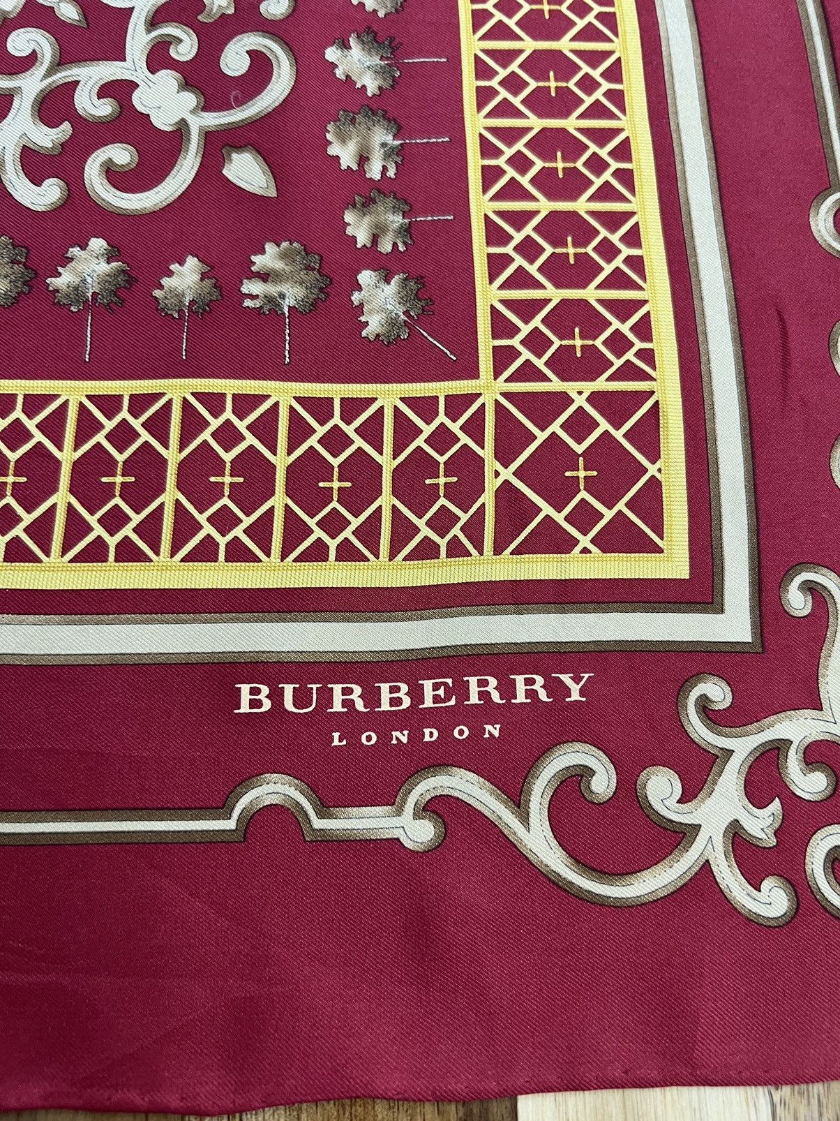 Burberry Burberry London silk scarf Size ONE SIZE - 5 Thumbnail