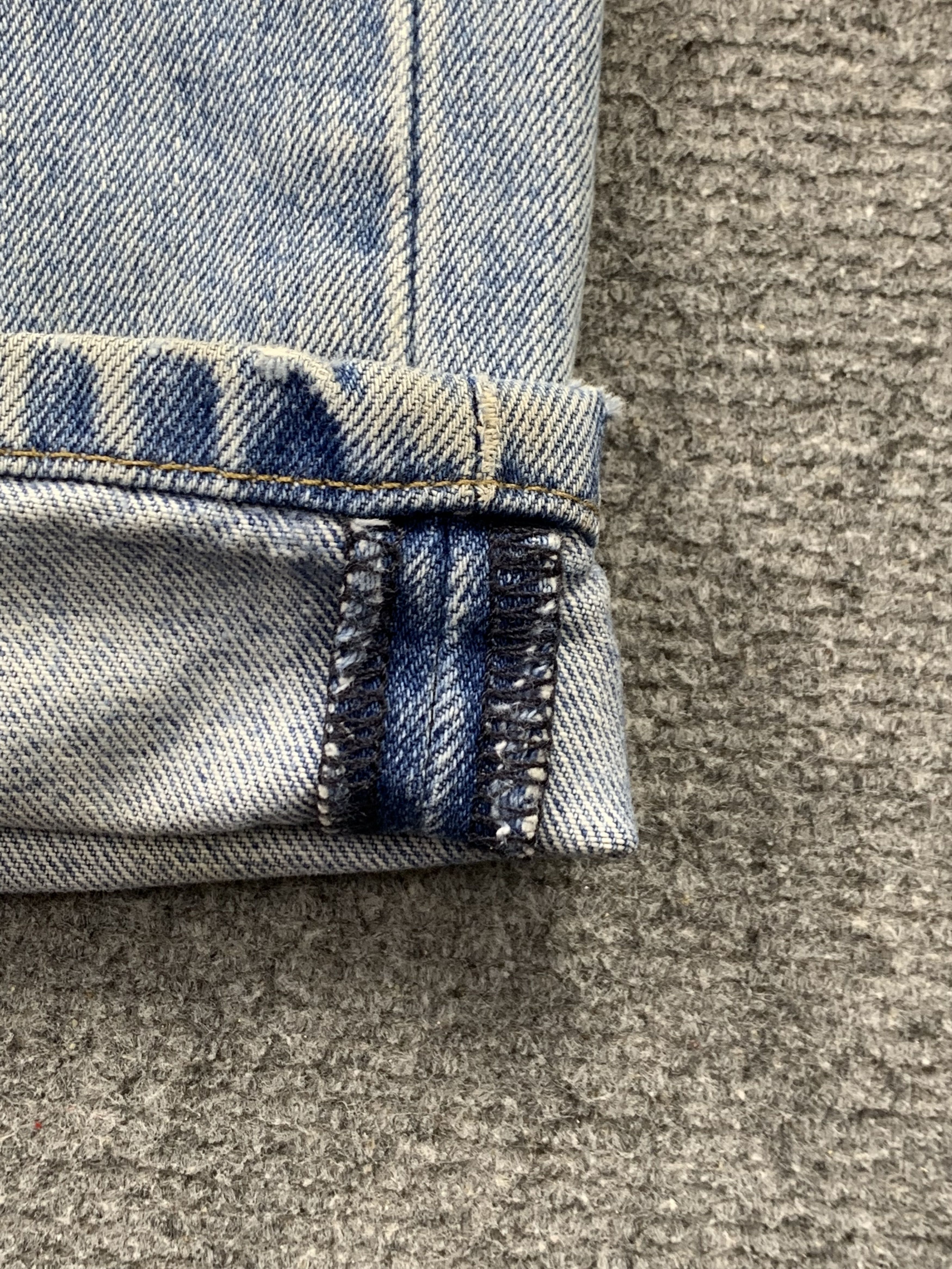 Vintage Levis 505 Light Wash Jeans DP2195