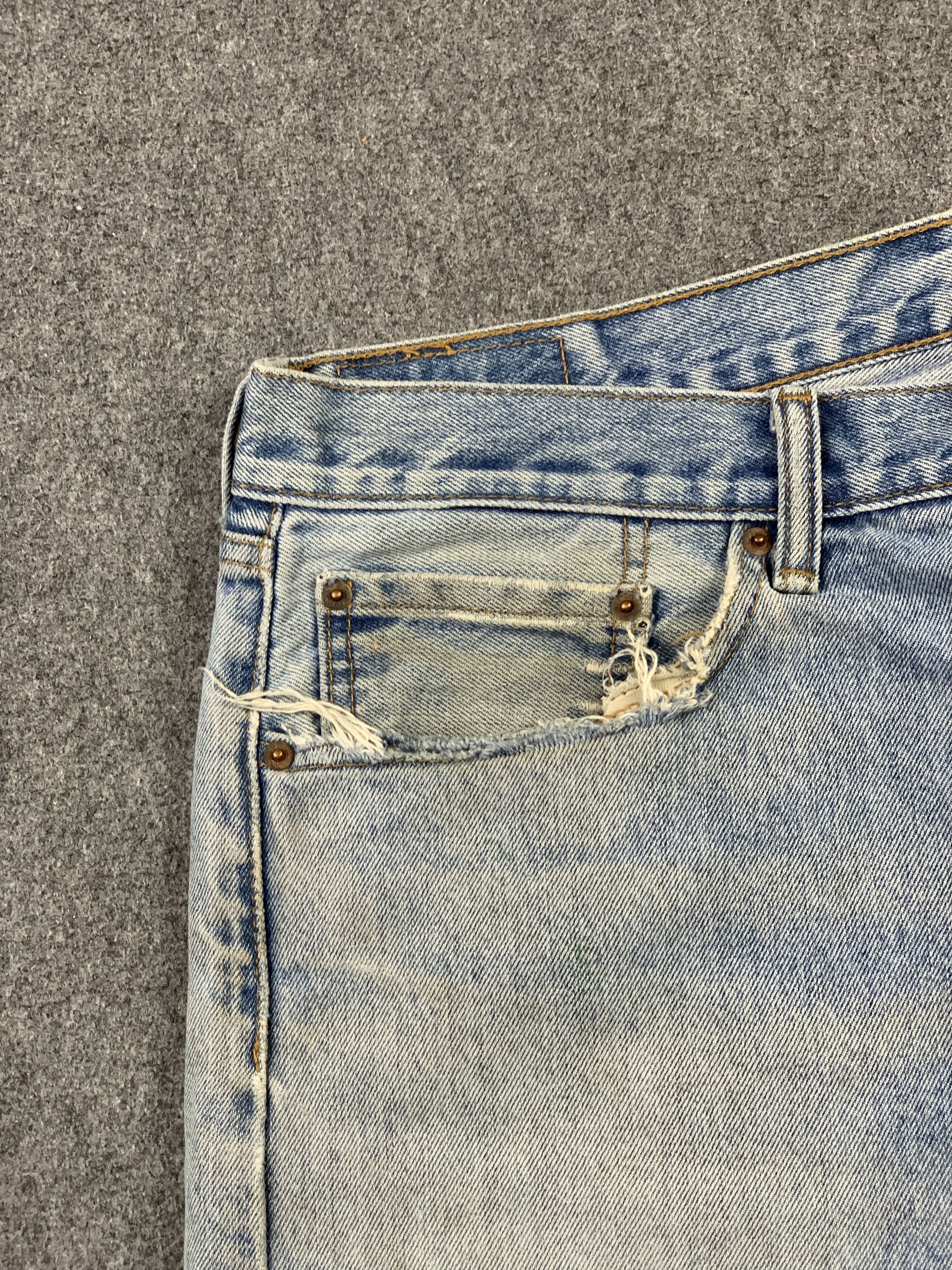 Vintage Levis 505 Light Wash Jeans DP2195