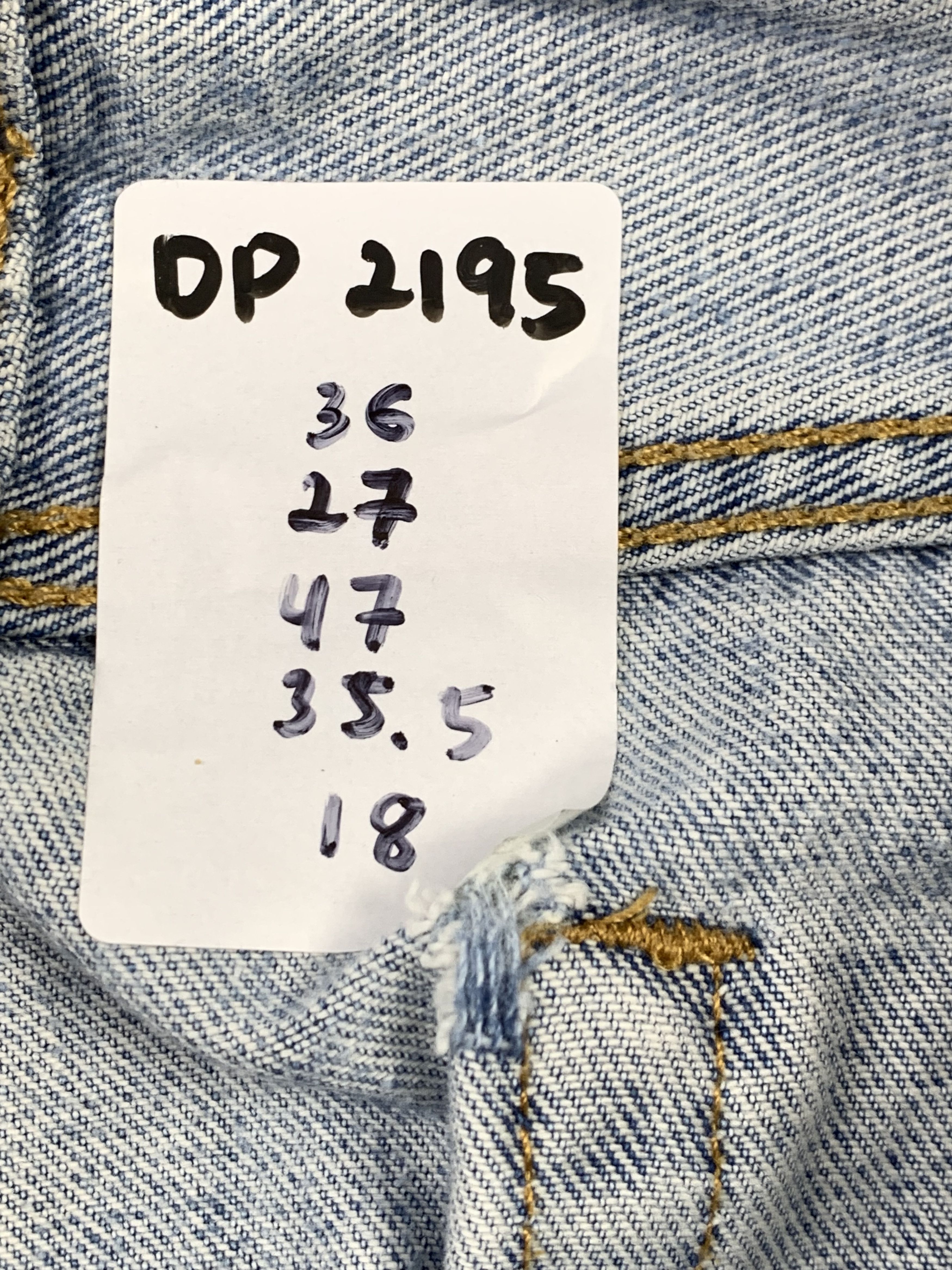 Vintage Levis 505 Light Wash Jeans DP2195