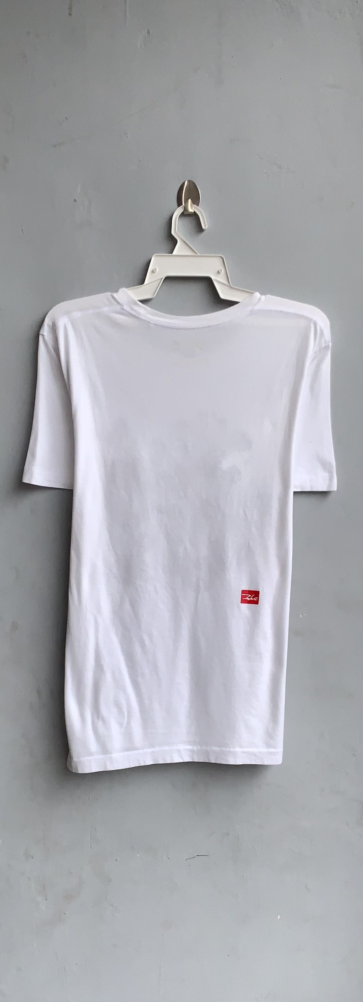 Futura × Uniqlo Futura “Abstract Expressionist Artist” Collab Uniqlo Tee Size US L / EU 52-54 / 3 - 4 Thumbnail