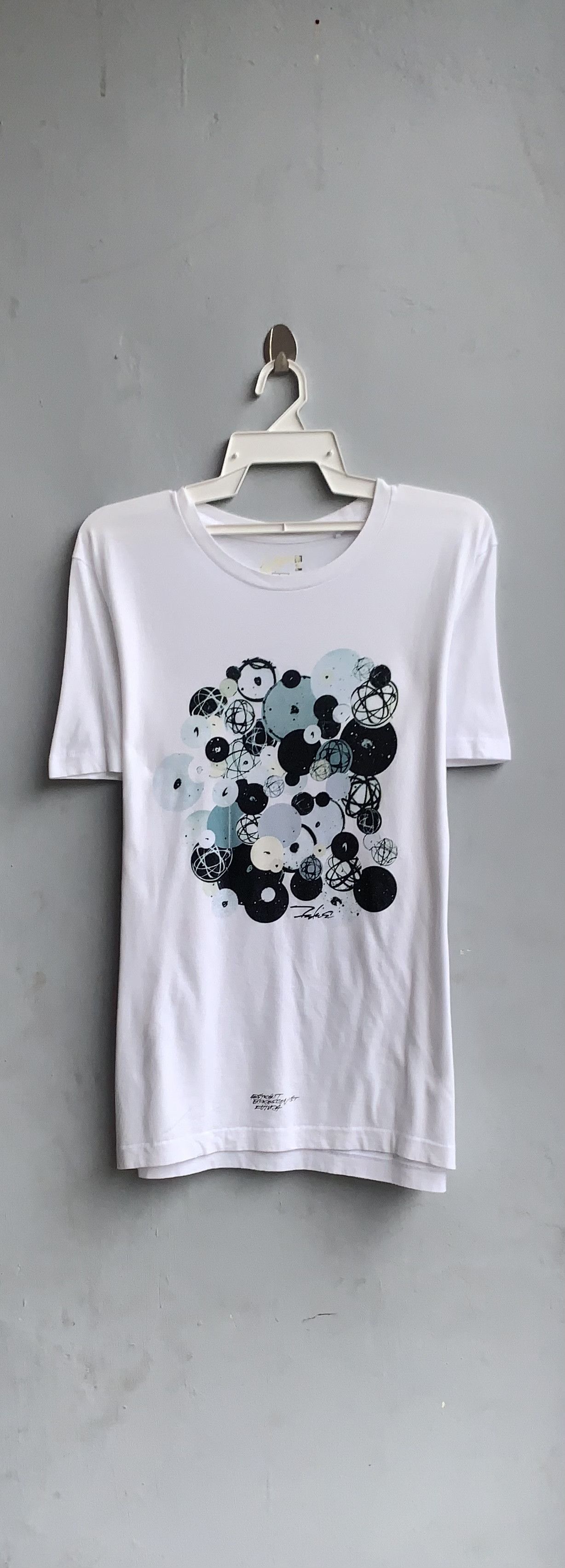 Futura × Uniqlo Futura “Abstract Expressionist Artist” Collab Uniqlo Tee Size US L / EU 52-54 / 3 - 1 Thumbnail