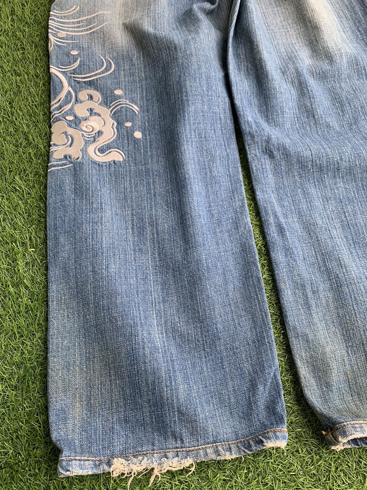 Japanese Brand Japanese Brand Kakakuri Tamashi Embroidery Fish Koi Jeans Size US 34 / EU 50 - 11 Thumbnail