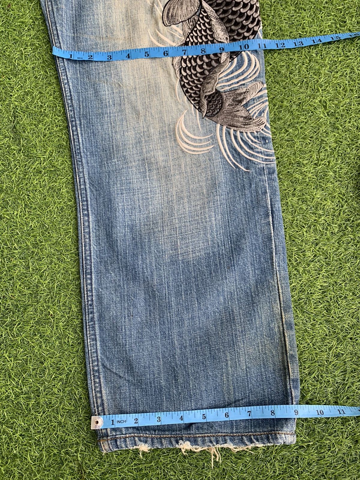 Japanese Brand Japanese Brand Kakakuri Tamashi Embroidery Fish Koi Jeans Size US 34 / EU 50 - 18 Thumbnail
