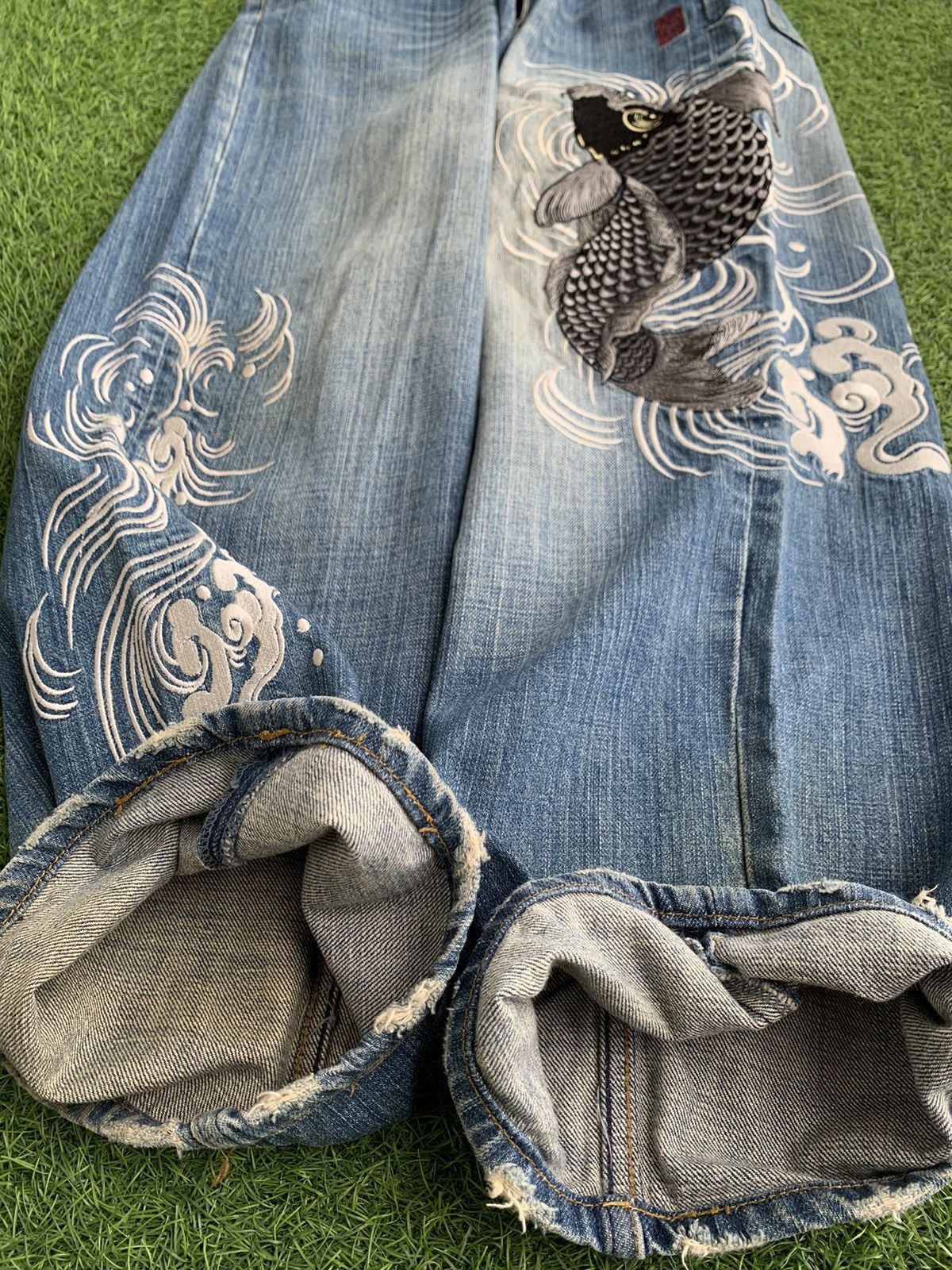 Japanese Brand Japanese Brand Kakakuri Tamashi Embroidery Fish Koi Jeans Size US 34 / EU 50 - 10 Thumbnail