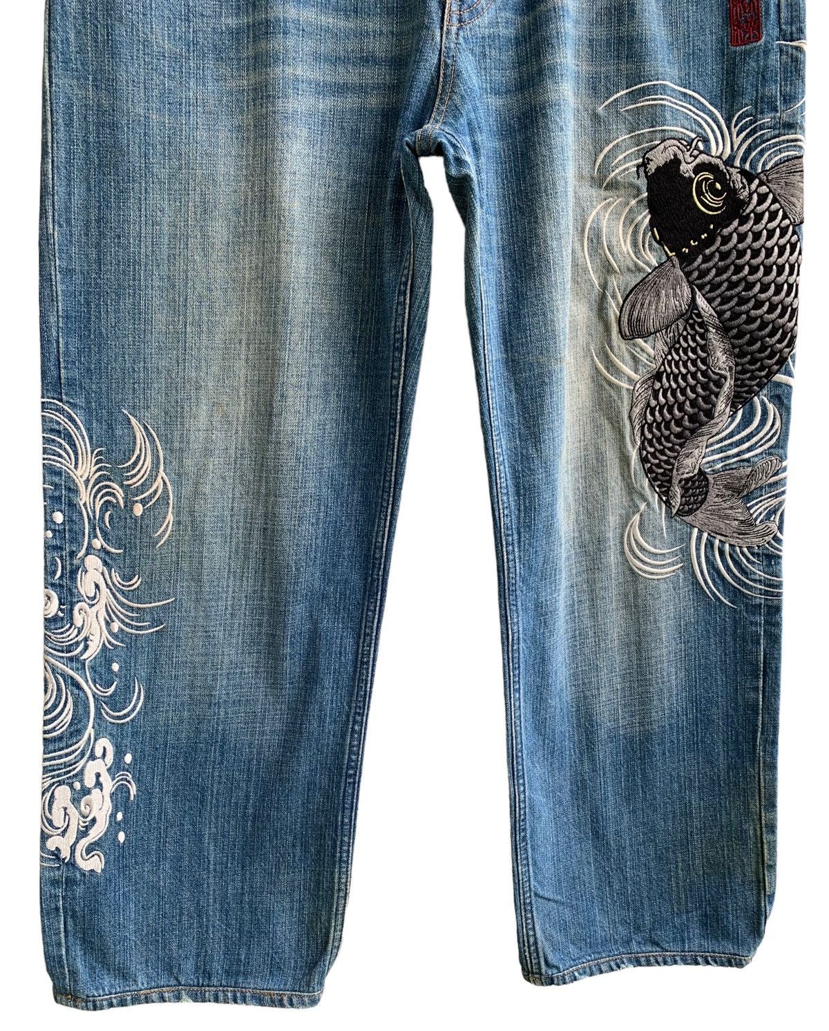 Japanese Brand Japanese Brand Kakakuri Tamashi Embroidery Fish Koi Jeans Size US 34 / EU 50 - 5 Thumbnail