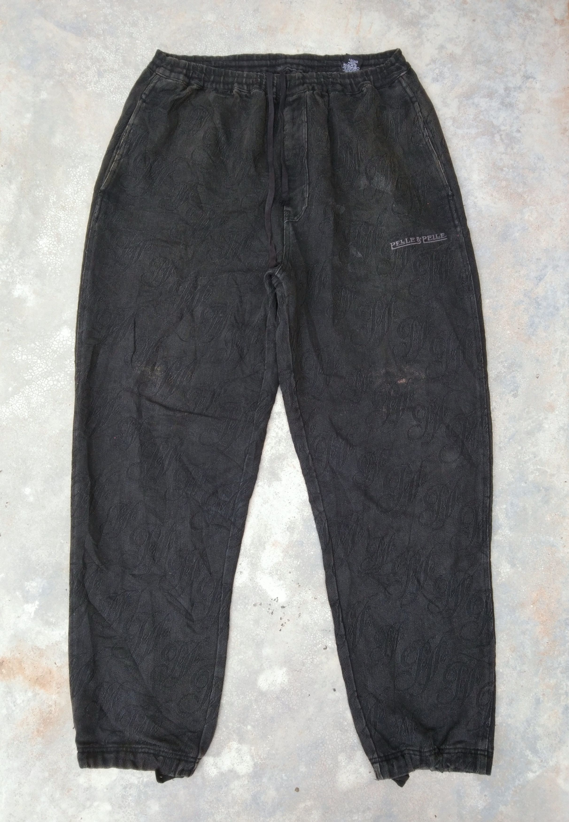 image of Jean x Pelle Pelle 90's Vintage Baggy Pelle Pelle Monogram Black Sweatpants, Men's (Size 36)