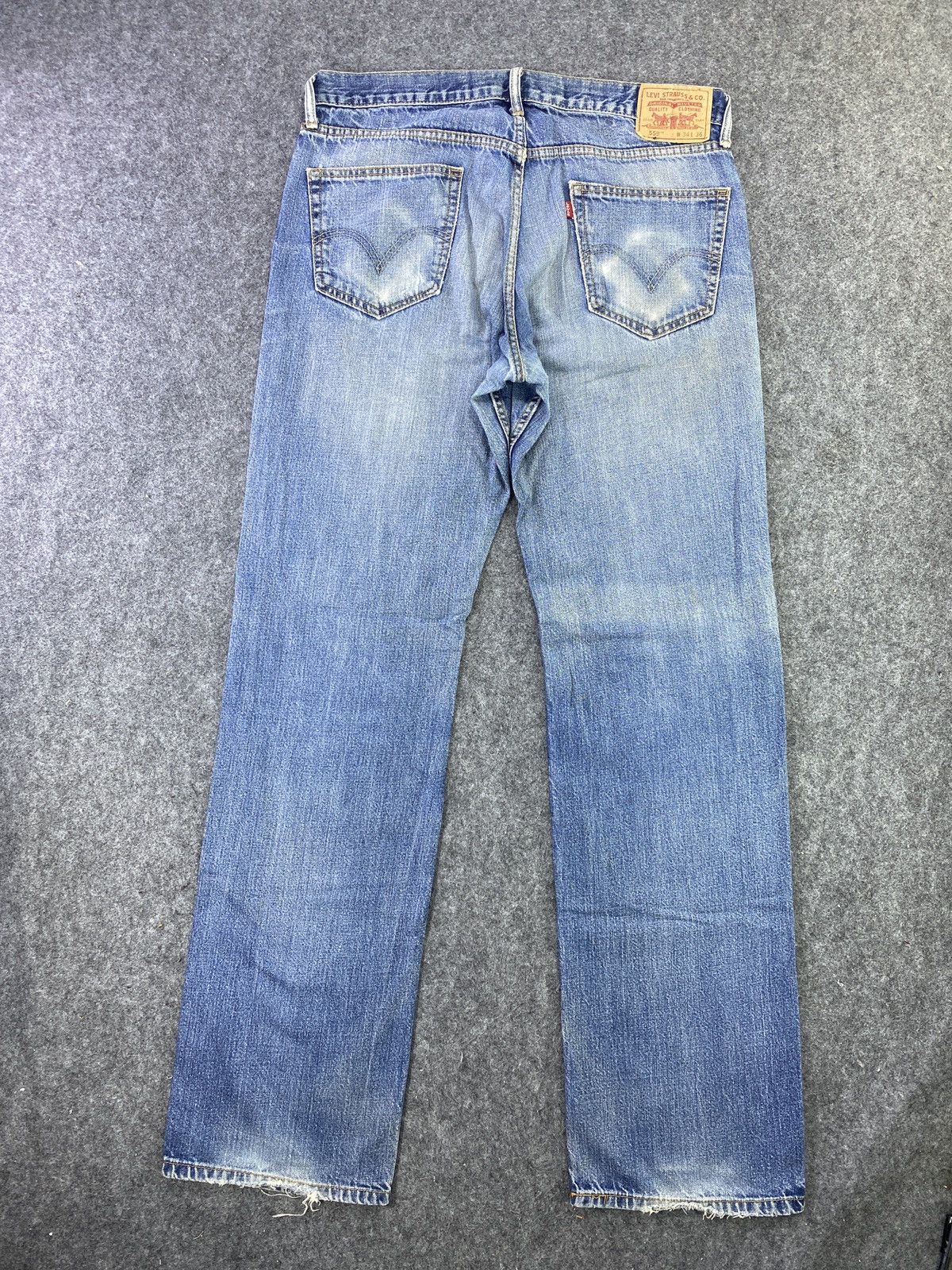 Jean VINTAGE LEVIS 559 DISTRESSED BLUE WASH JEANS -J535 Size US 36 / EU 52 - 3 Thumbnail