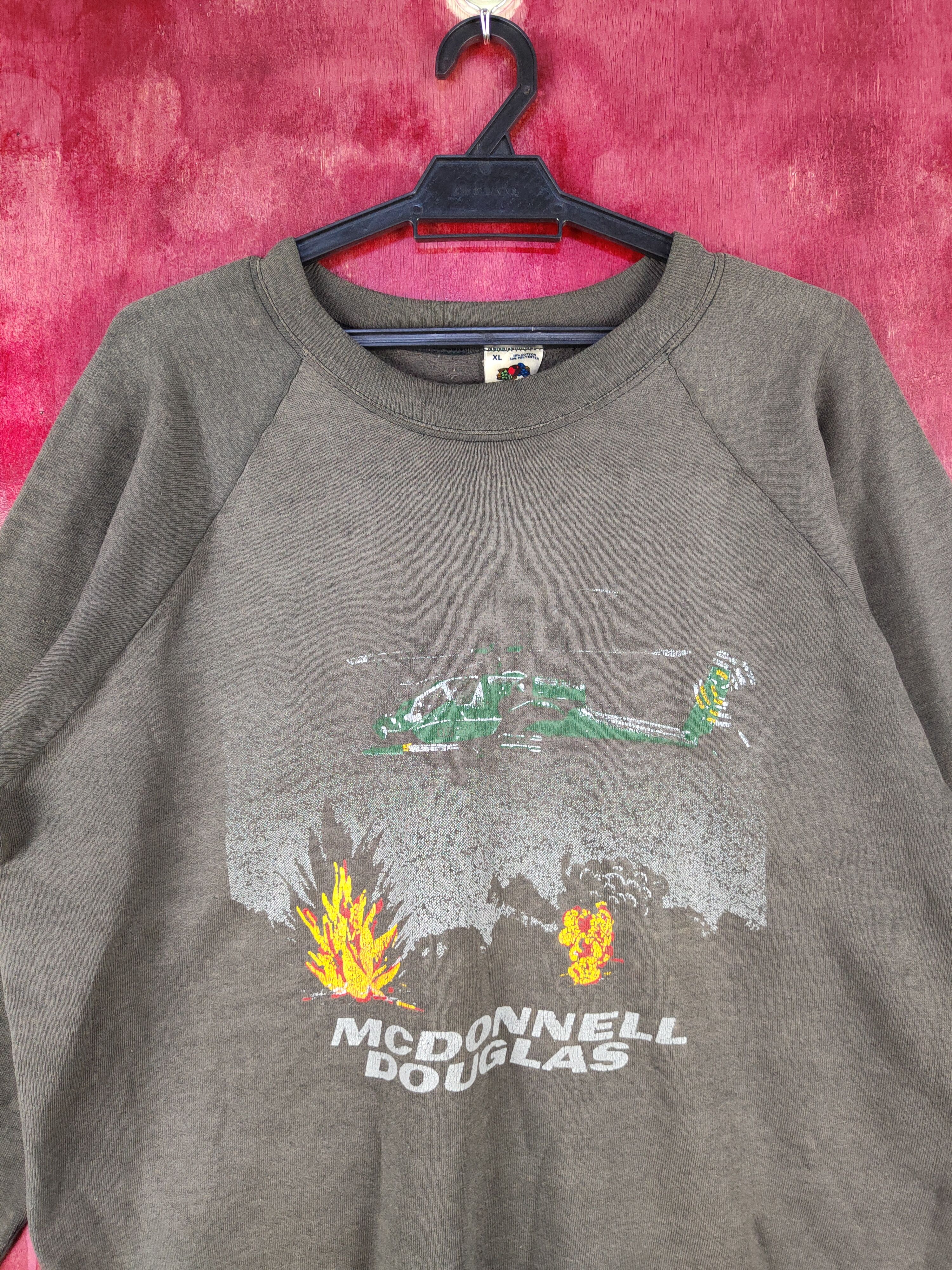Vintage DL McDonnell Douglas Apache airforce vtg Sweatshirt #4814 Size US XL / EU 56 / 4 - 2 Thumbnail