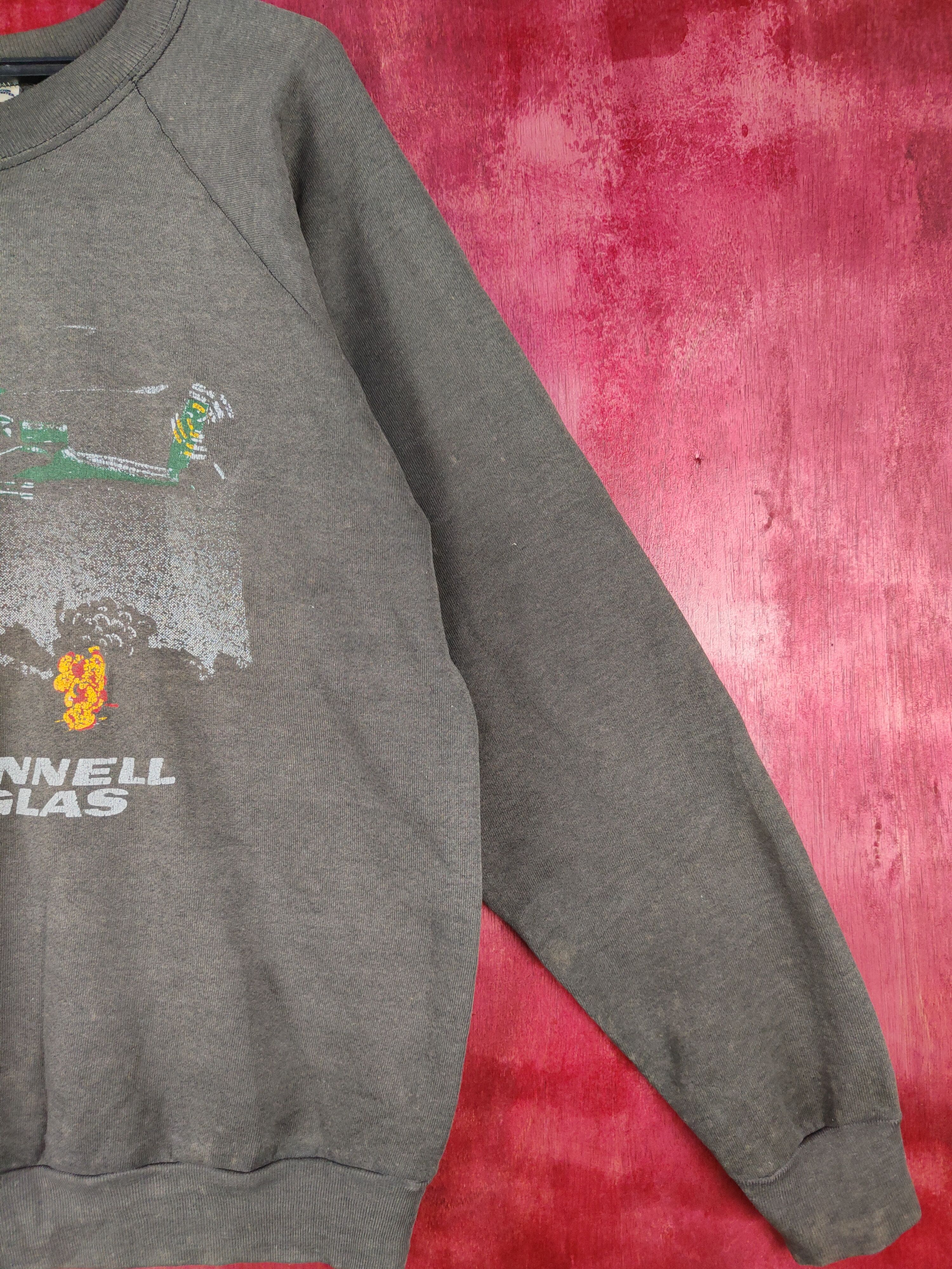 Vintage DL McDonnell Douglas Apache airforce vtg Sweatshirt #4814 Size US XL / EU 56 / 4 - 6 Thumbnail