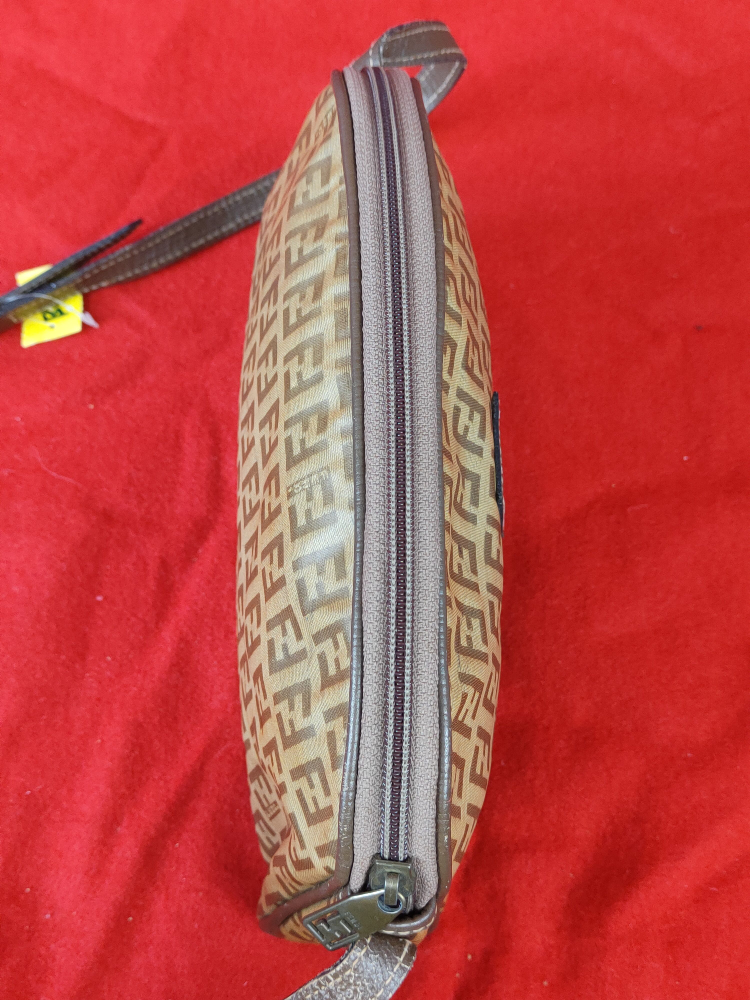 Fendi Fendi ff monogram Sling Bag #SB003 Size ONE SIZE - 14 Thumbnail