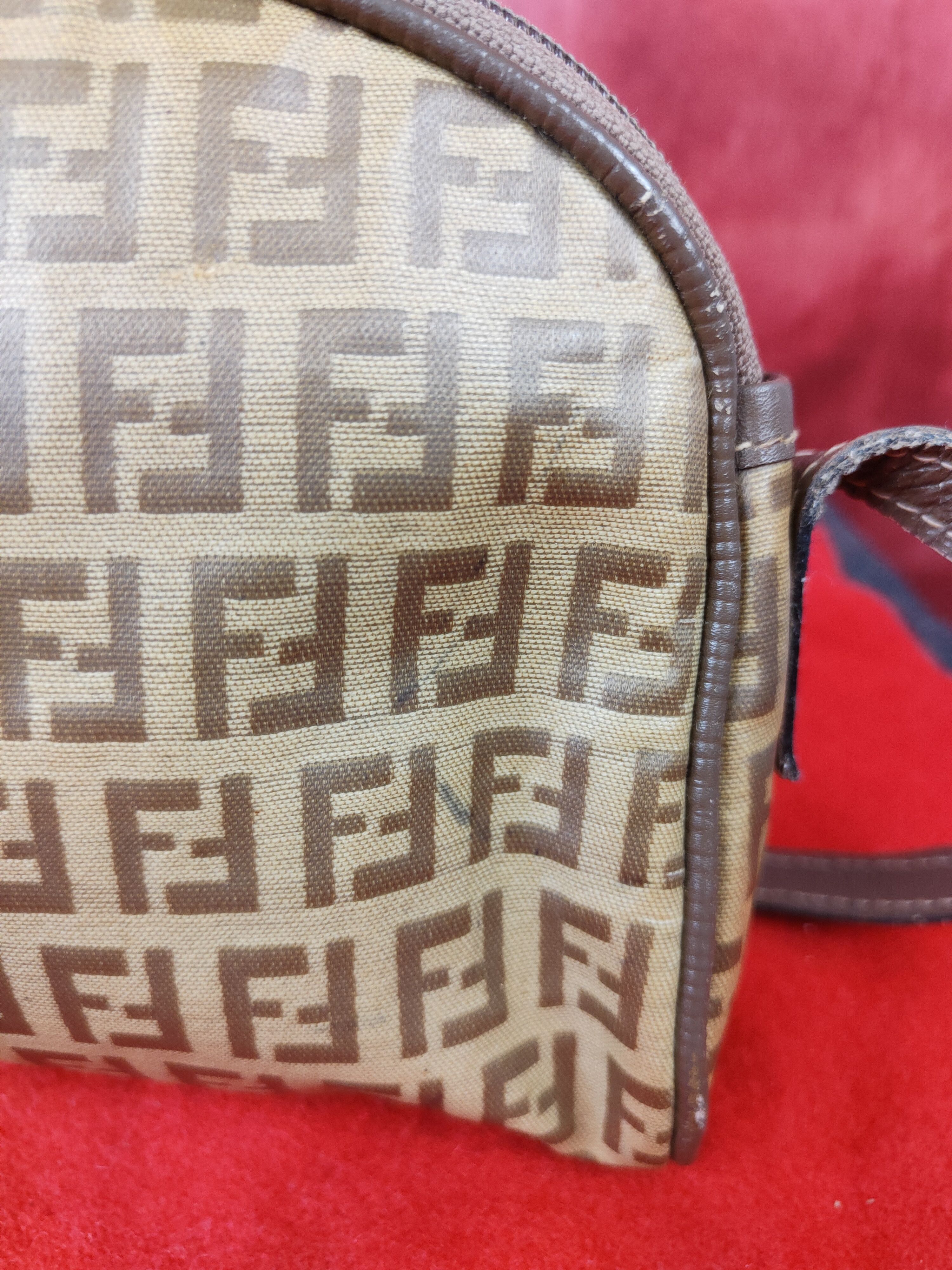 Fendi Fendi ff monogram Sling Bag #SB003 Size ONE SIZE - 4 Thumbnail