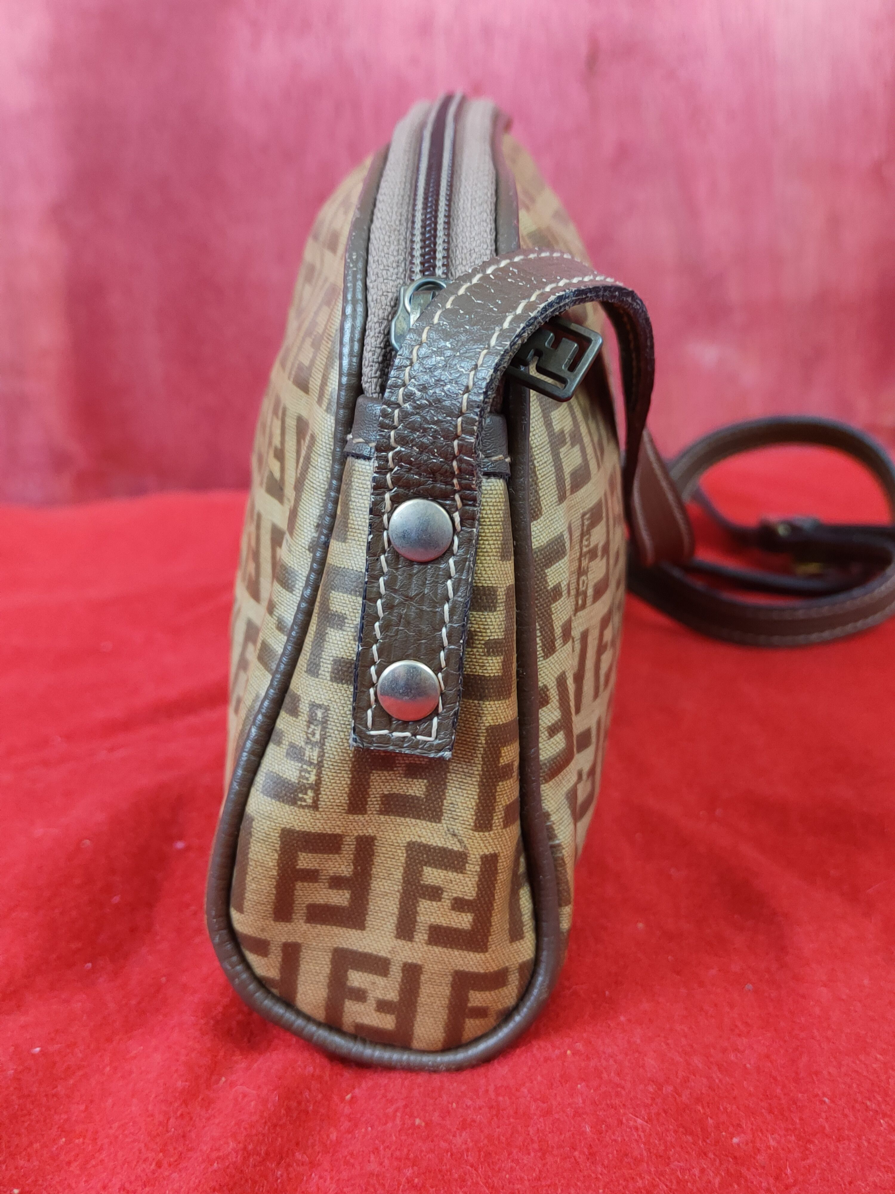 Fendi Fendi ff monogram Sling Bag #SB003 Size ONE SIZE - 9 Thumbnail