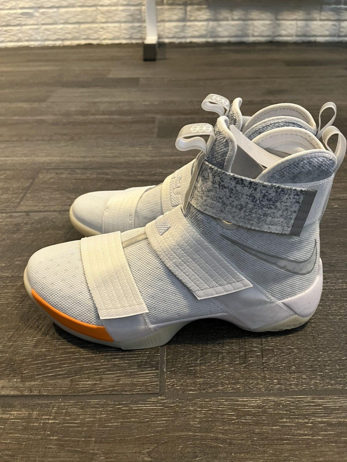 Lebron soldier 10 john elliott store