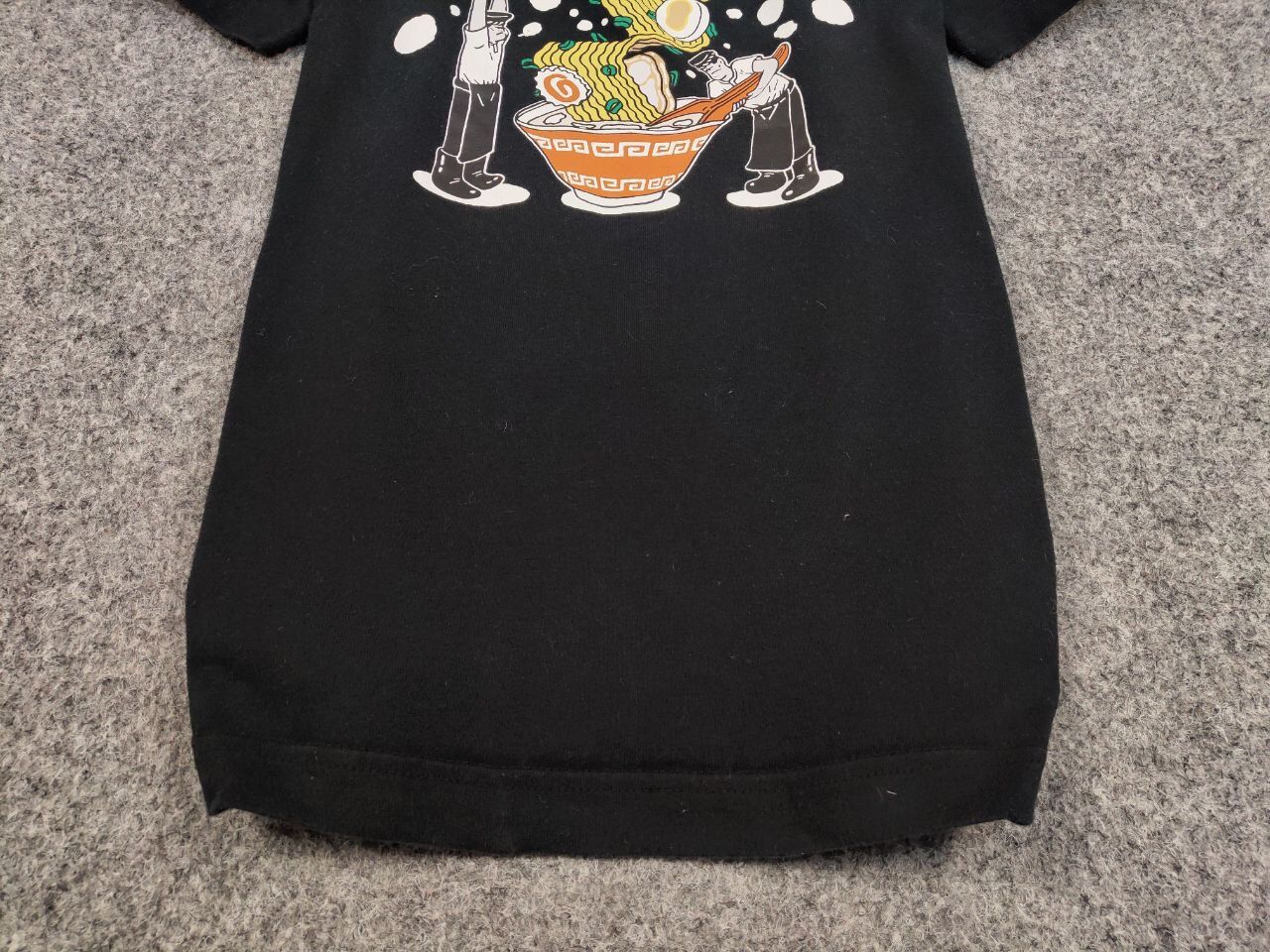 Uniqlo Uniqlo x Nippon Omiyage Black Logo Round Neck T shirt Tee Size US S / EU 44-46 / 1 - 8 Thumbnail