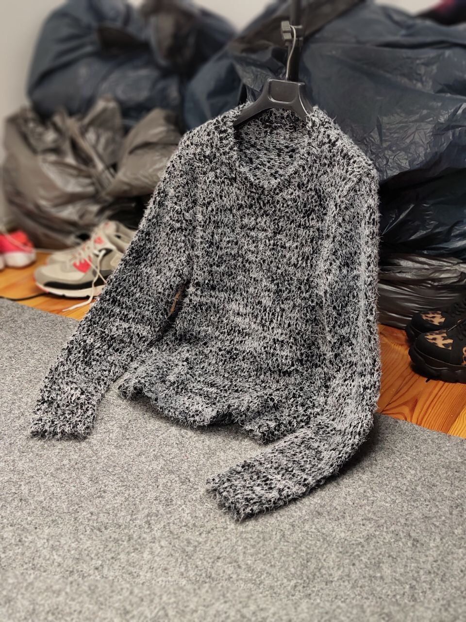 Japanese Brand Vintage 90's Japanese Black Mohair Style Fuzzy Sweater Size US M / EU 48-50 / 2 - 21 Thumbnail