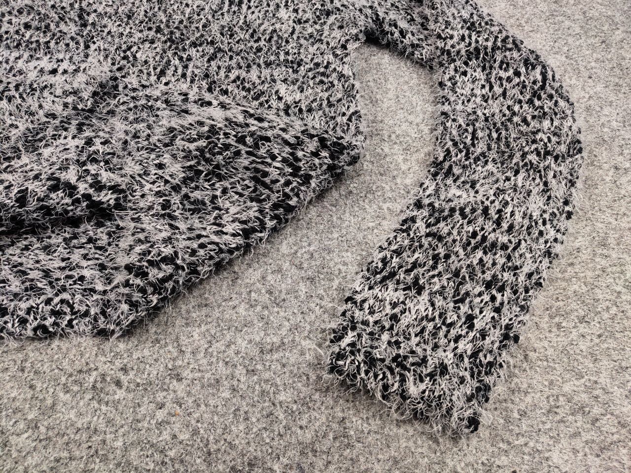 Japanese Brand Vintage 90's Japanese Black Mohair Style Fuzzy Sweater Size US M / EU 48-50 / 2 - 17 Thumbnail