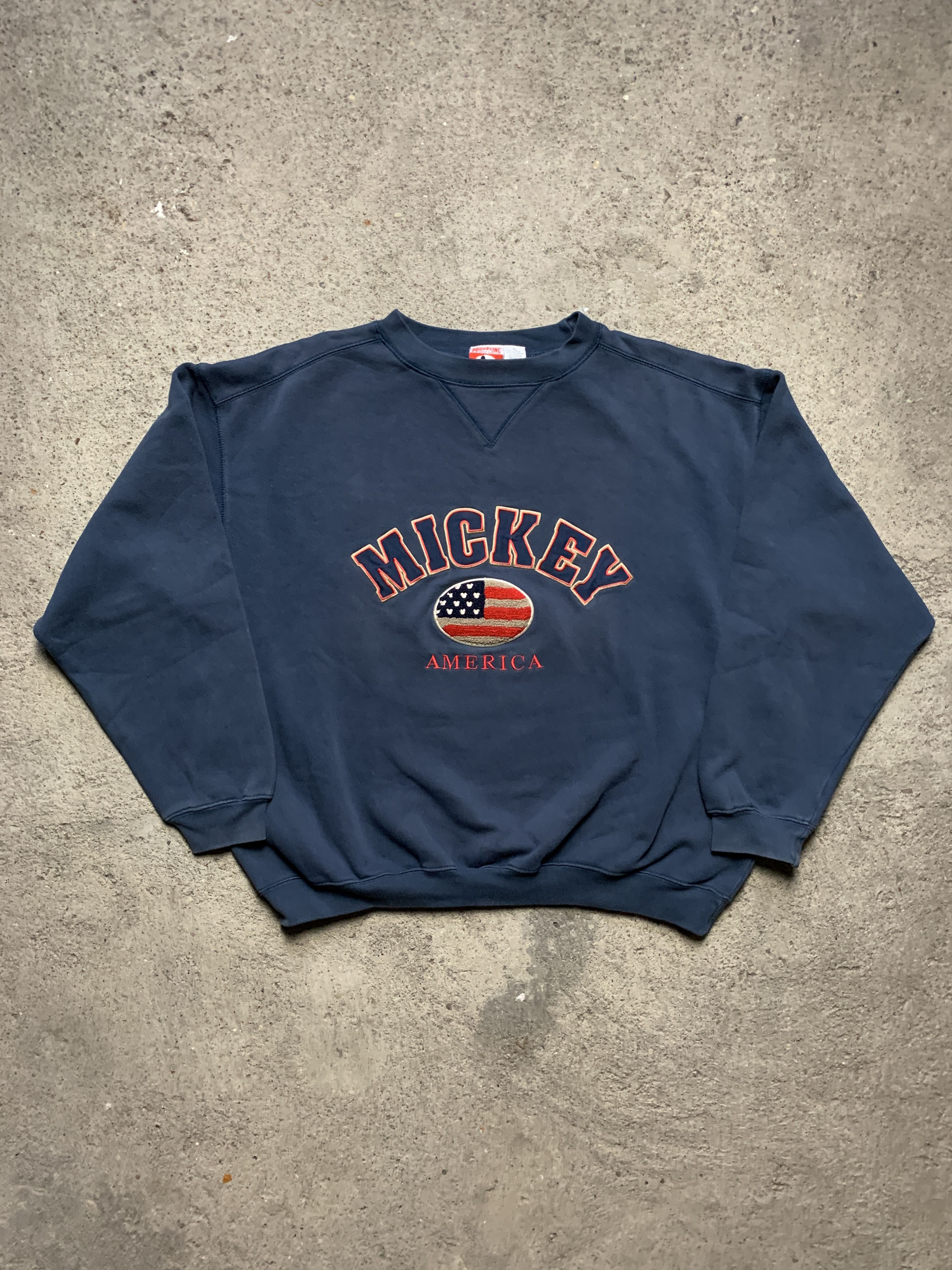 Disney Vintage Mickey America USA Disney 90's Crewneck Sweatshirt Size US XL / EU 56 / 4 - 1 Thumbnail