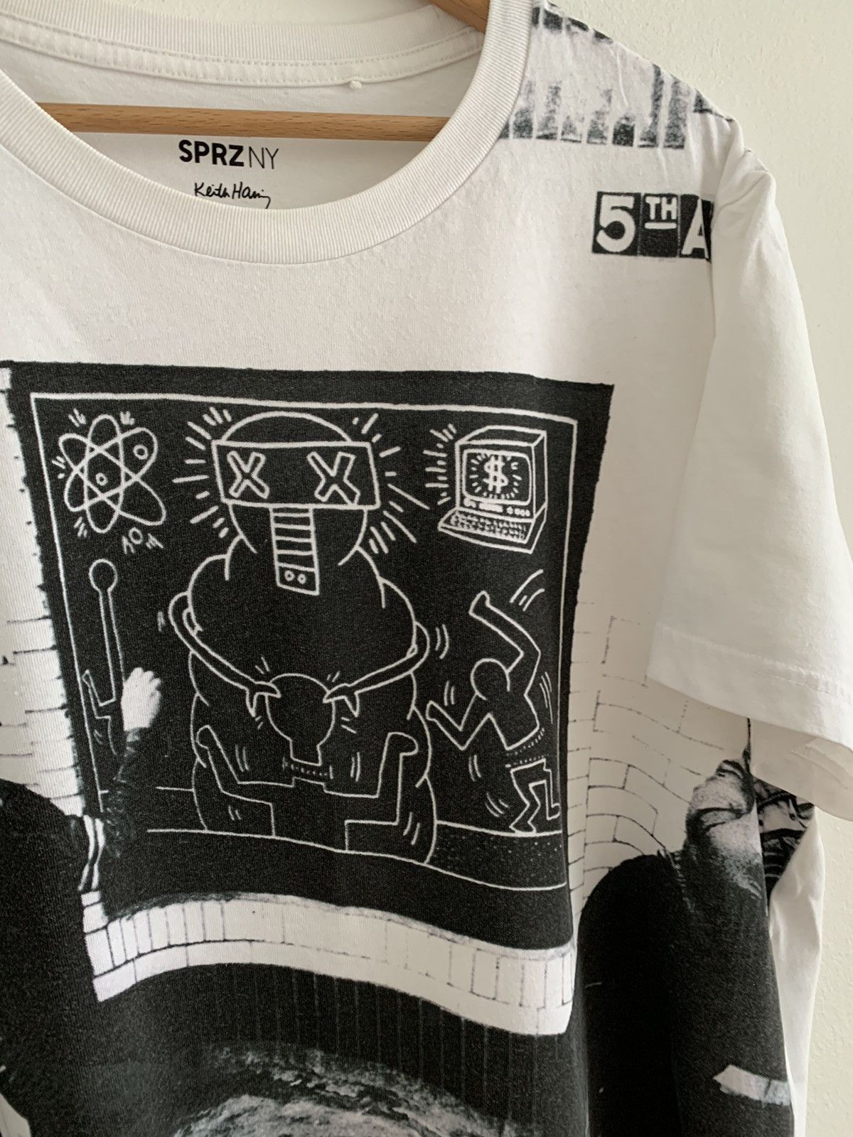 Japanese Brand × Keith Haring × Uniqlo Uniqlo x Keith Haring Tee T Shirt Black White Size US XL / EU 56 / 4 - 2 Thumbnail