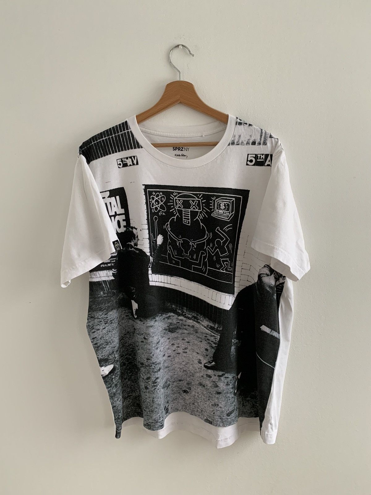 Japanese Brand × Keith Haring × Uniqlo Uniqlo x Keith Haring Tee T Shirt Black White Size US XL / EU 56 / 4 - 1 Thumbnail