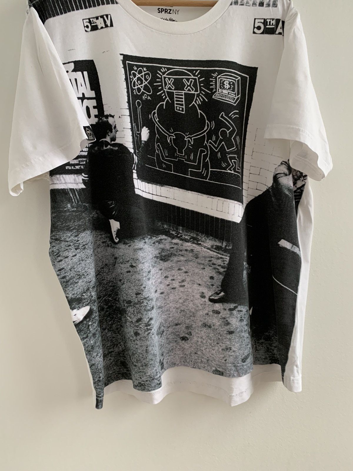 Japanese Brand × Keith Haring × Uniqlo Uniqlo x Keith Haring Tee T Shirt Black White Size US XL / EU 56 / 4 - 4 Thumbnail