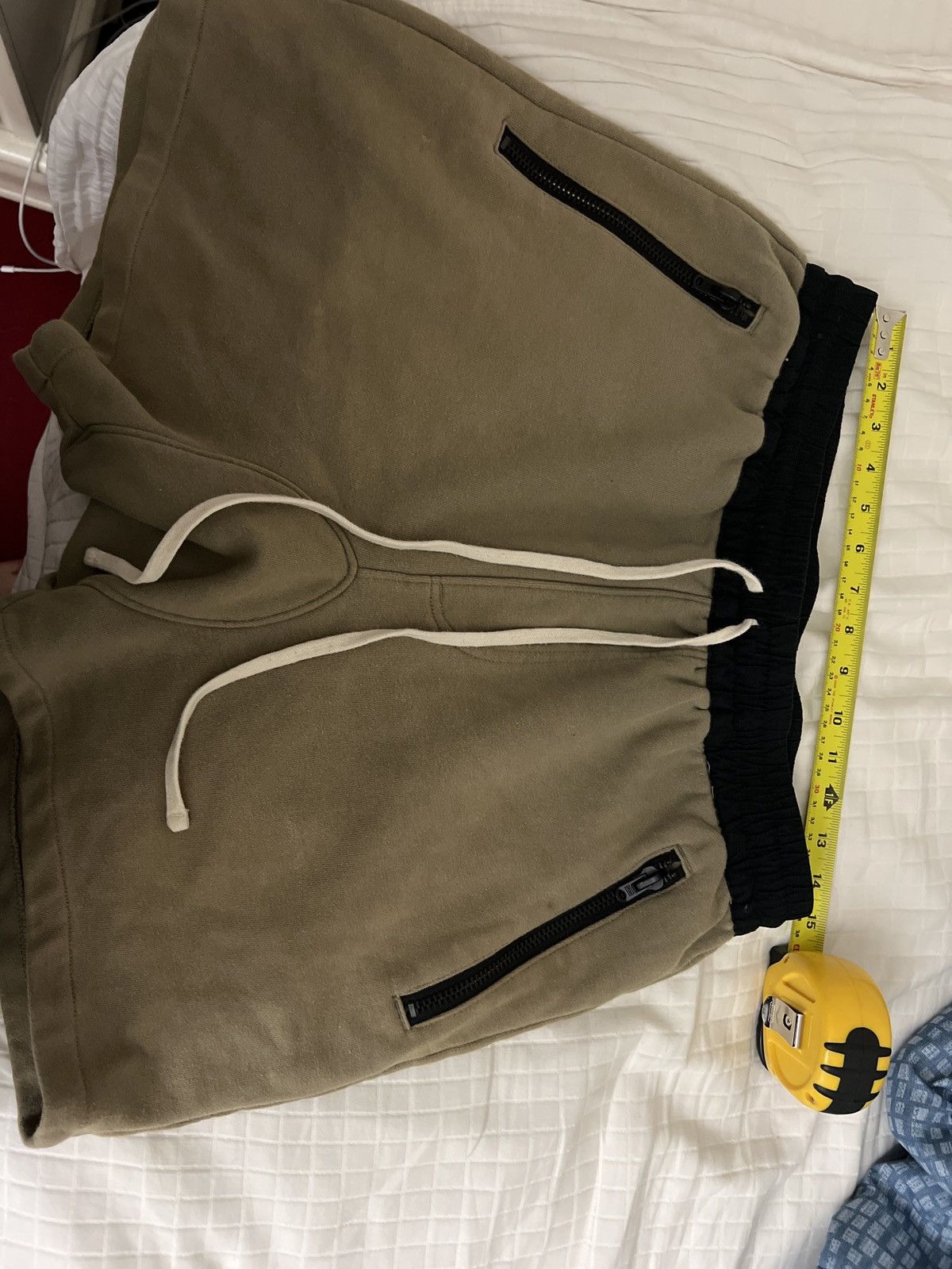 Fear of God FOG Essentials Shorts Size US 38 / EU 54 - 1 Thumbnail