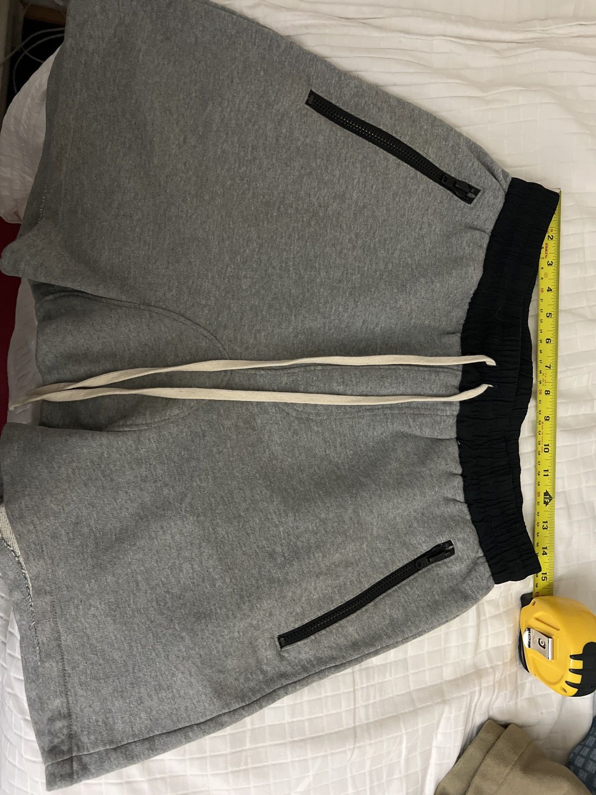 Fear of God FOG Essentials Shorts Size US 38 / EU 54 - 1 Thumbnail
