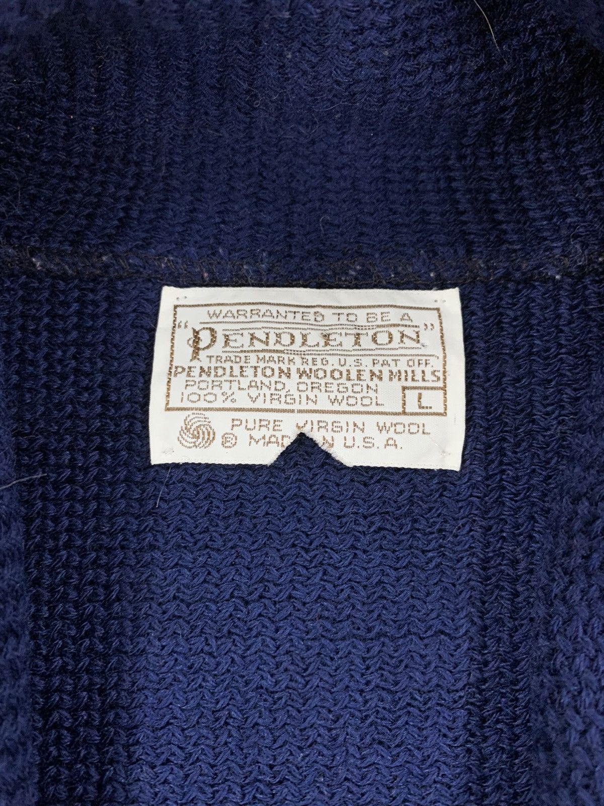 Vintage Vintage Pendleton Green Trim Knit Cardigan Size US L / EU 52-54 / 3 - 3 Thumbnail