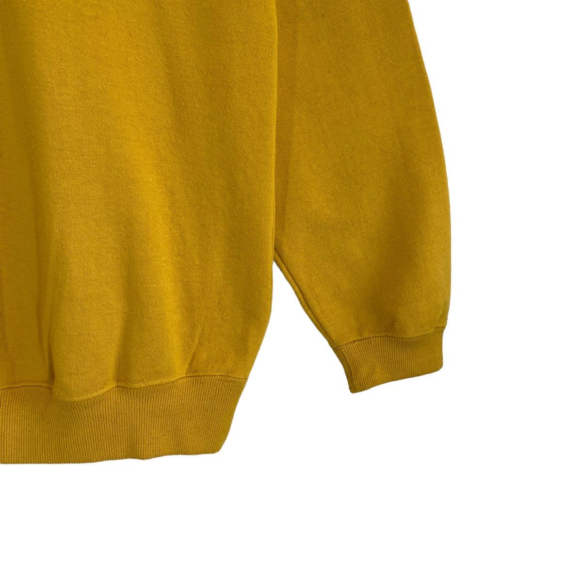 Guess Vintage 90s Guess Club Crewneck Sweatshirt Size L Size US L / EU 52-54 / 3 - 7 Thumbnail