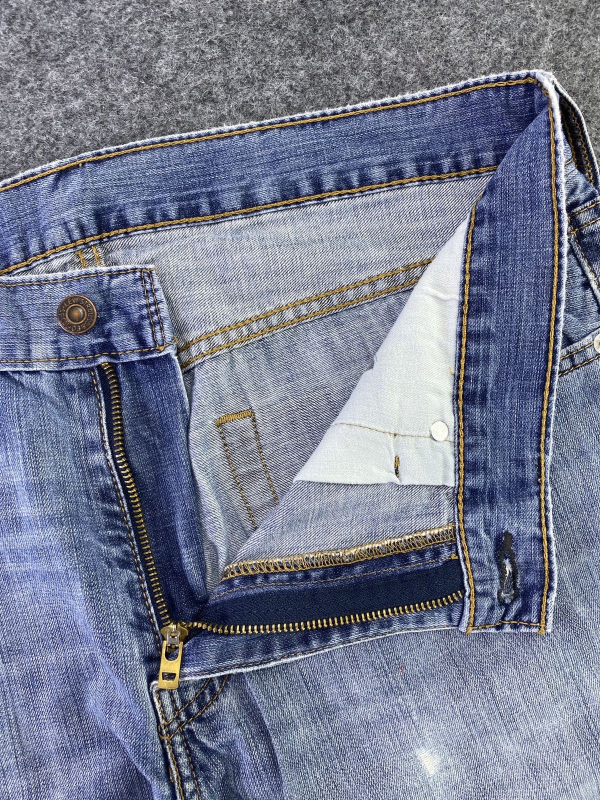 Jean Vintage Levi's 527 Distressed Blue wash Jeans - J554 Size US 35 - 3 Thumbnail
