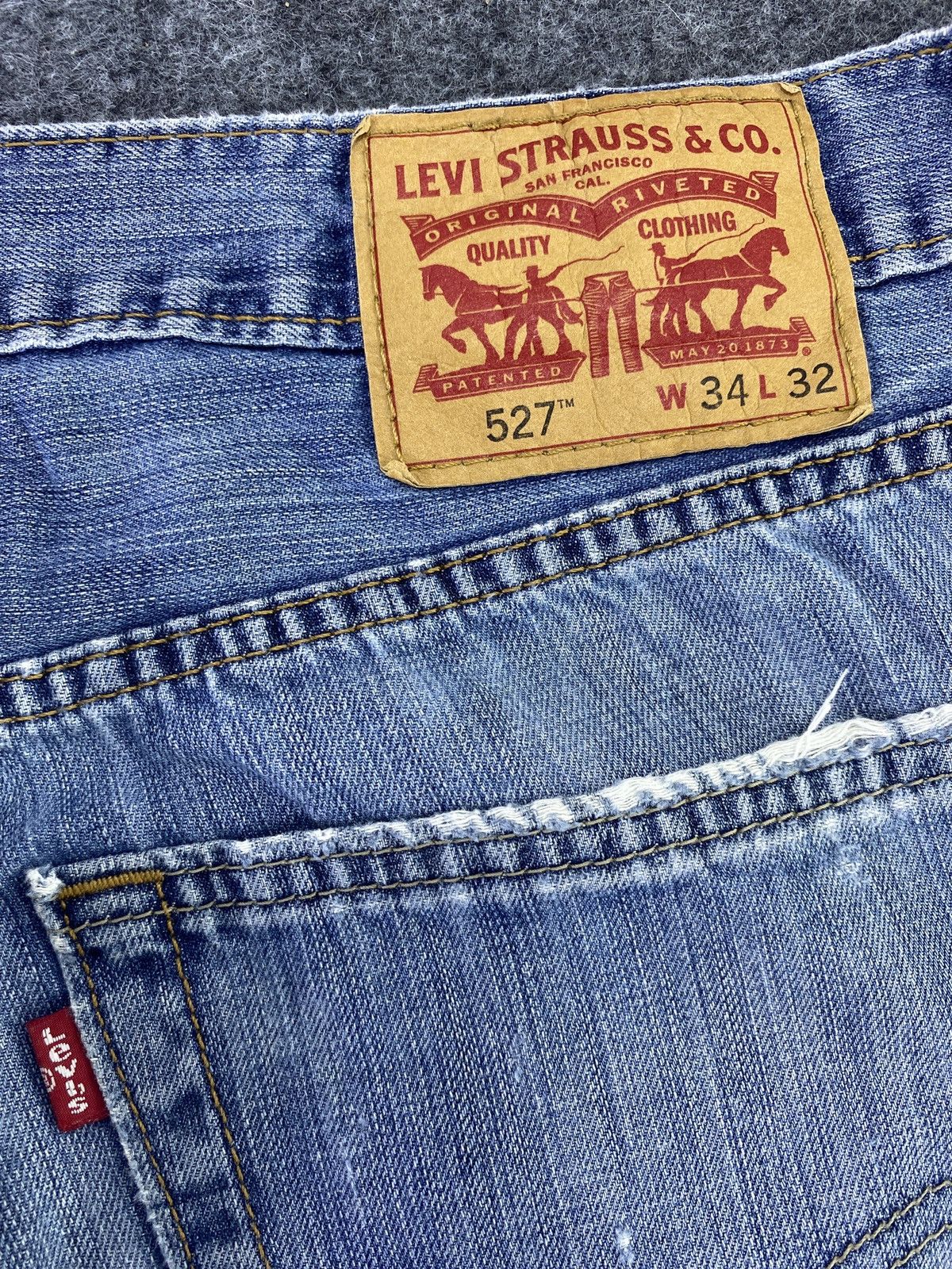 Jean Vintage Levi's 527 Distressed Blue wash Jeans - J554 Size US 35 - 8 Thumbnail