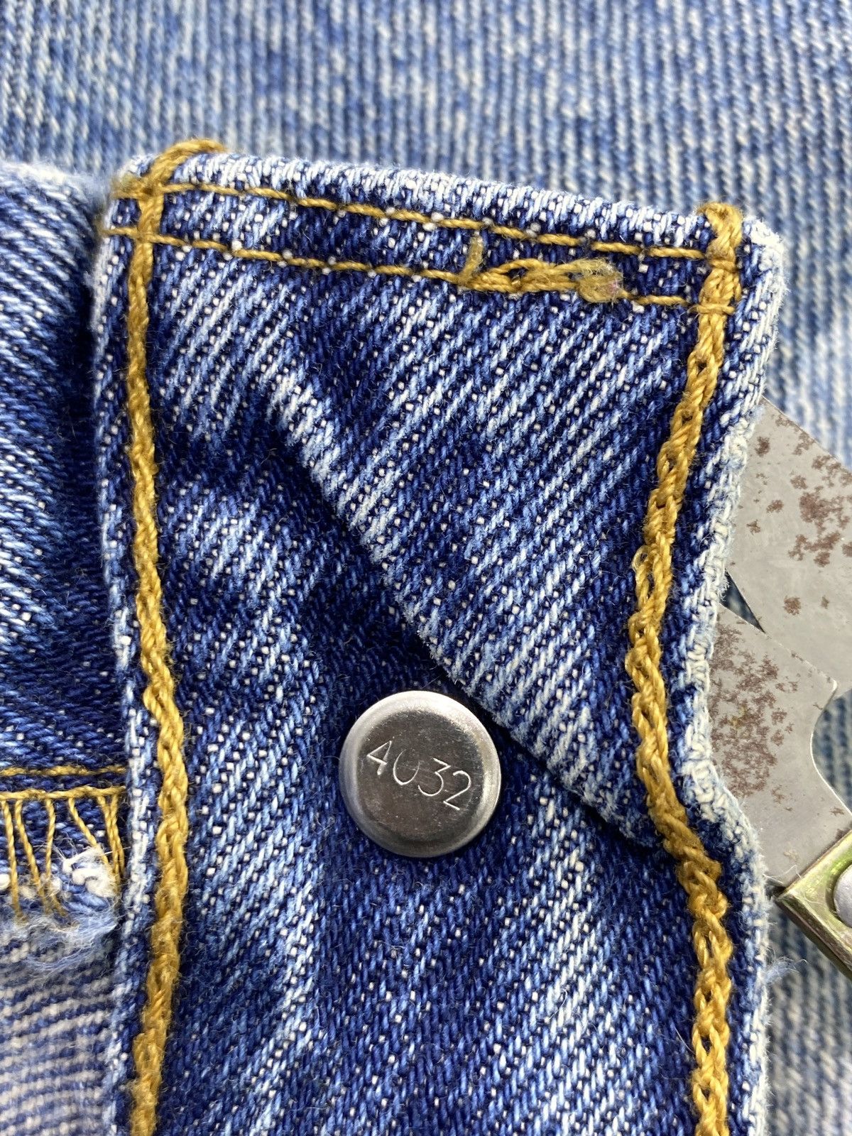 Levi's Vintage Levi's 501 painted Blue wash Jeans - J556 Size US 33 - 4 Thumbnail