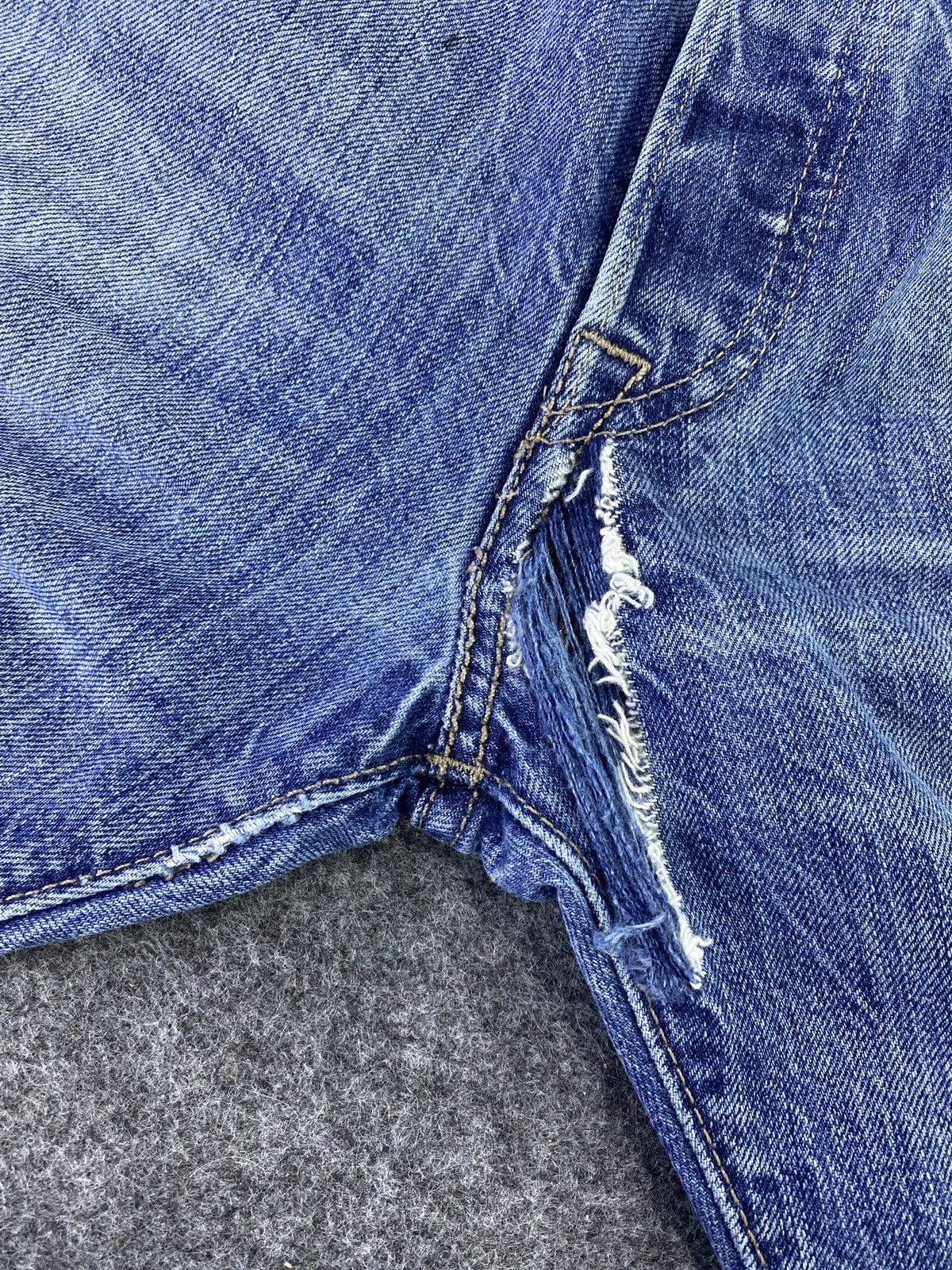 Levi's Vintage Levis 501 Blue wash Jeans - J558 Size US 34 / EU 50 - 9 Thumbnail