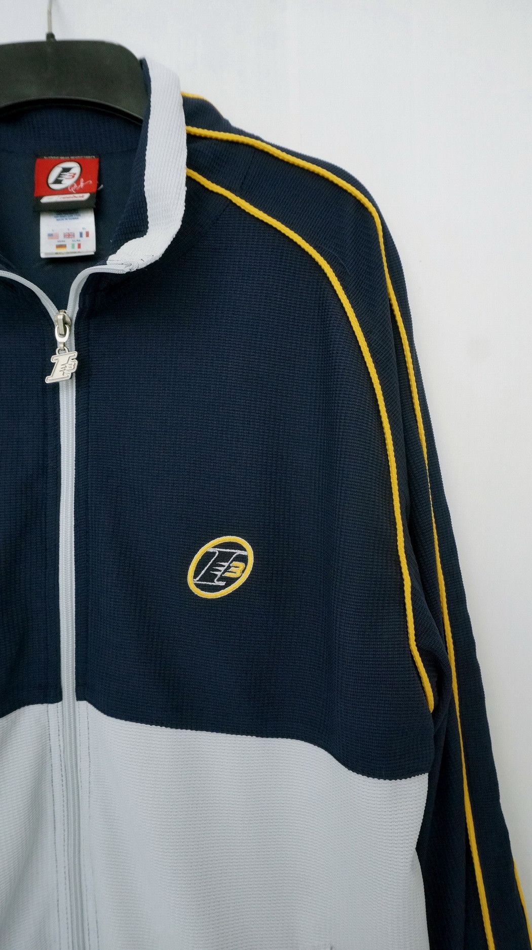 Reebok Rare Vintage Reebok Allen Iverson Limited Zip Up Sweatshirt Size US L / EU 52-54 / 3 - 3 Thumbnail