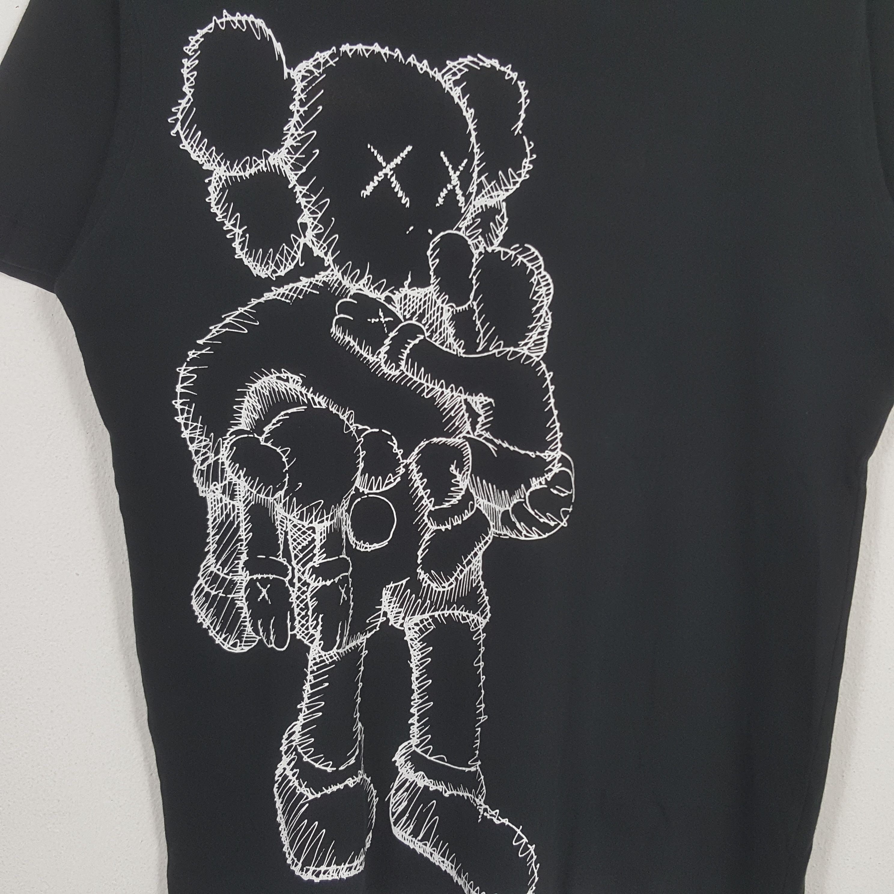 Vintage Uniqlo X Kaws Ins Japanese Brand Tshirt