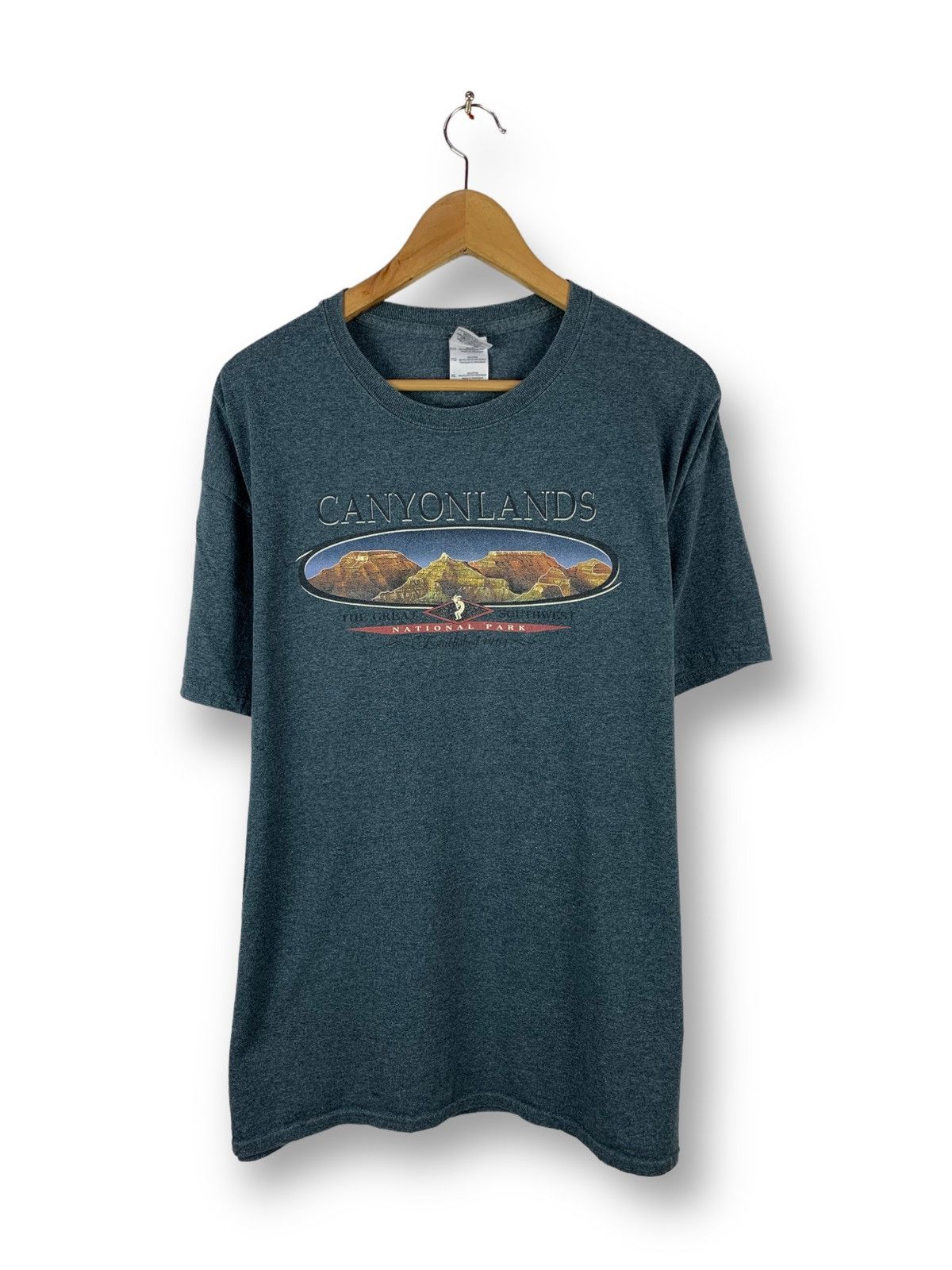 Vintage Offer! Canyonlands National Park Promo Tee Size US XL / EU 56 / 4 - 1 Thumbnail