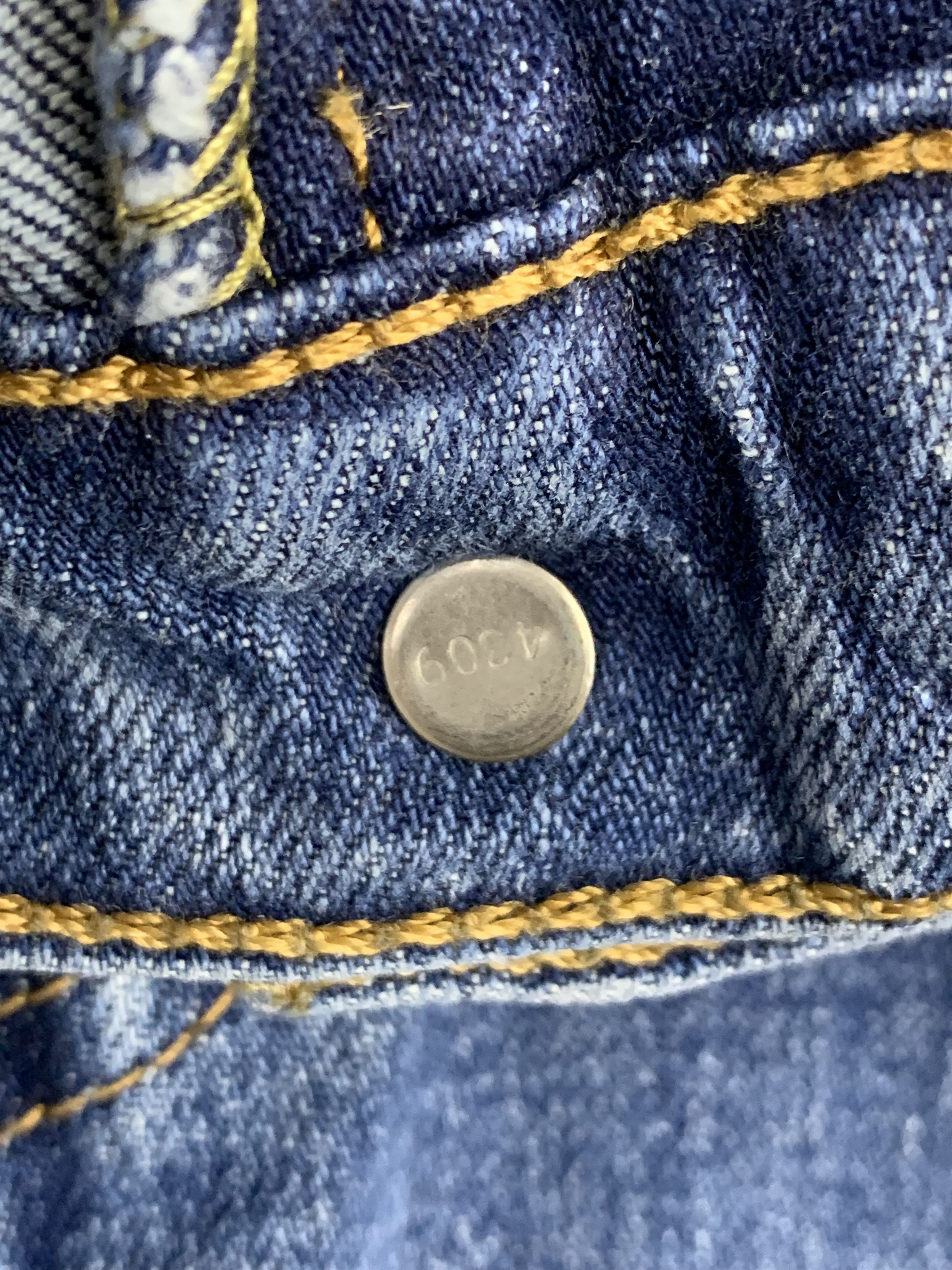 Levi's Vintage Levis 541 Faded Blue Jeans DP1883 Size US 37 - 12 Thumbnail