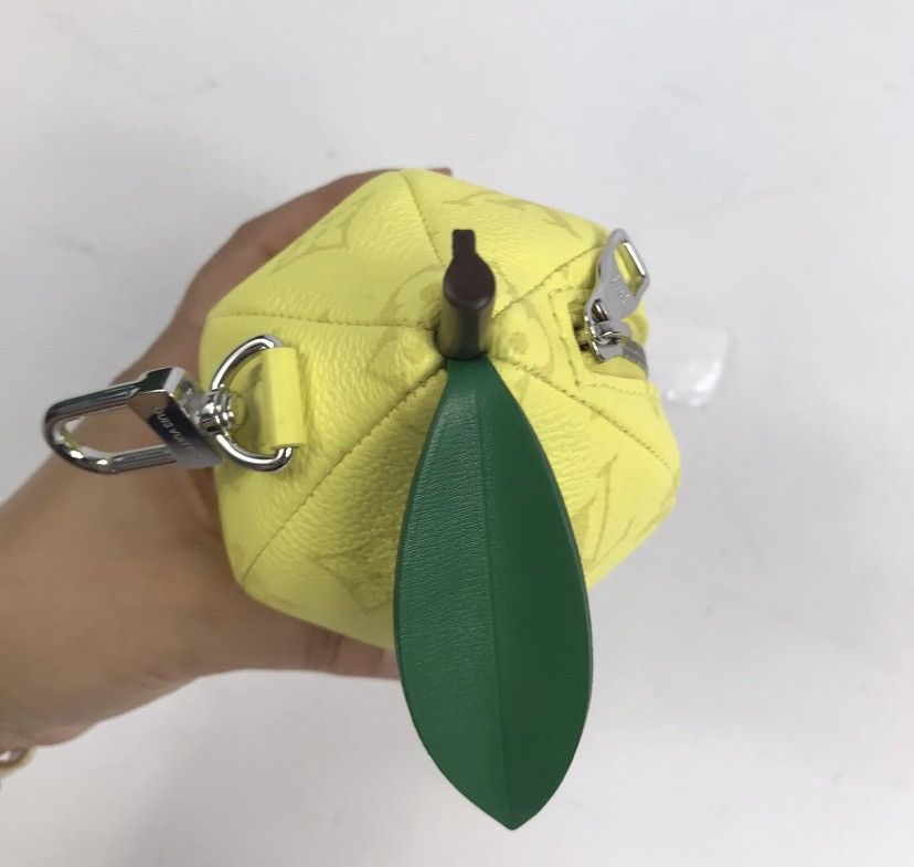 Louis Vuitton LOUIS VUITTON M81197 LEMON POUCH / BAG CHARM (RARE) Size ONE SIZE - 5 Thumbnail