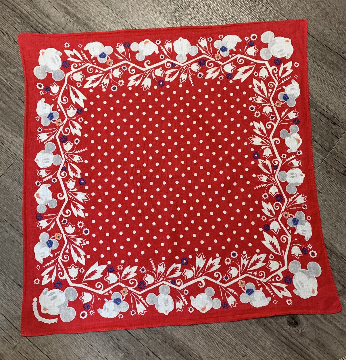 Disney Disney Mickey Handkerchief Neckerchief Pocketsquares Size ONE SIZE - 1 Thumbnail