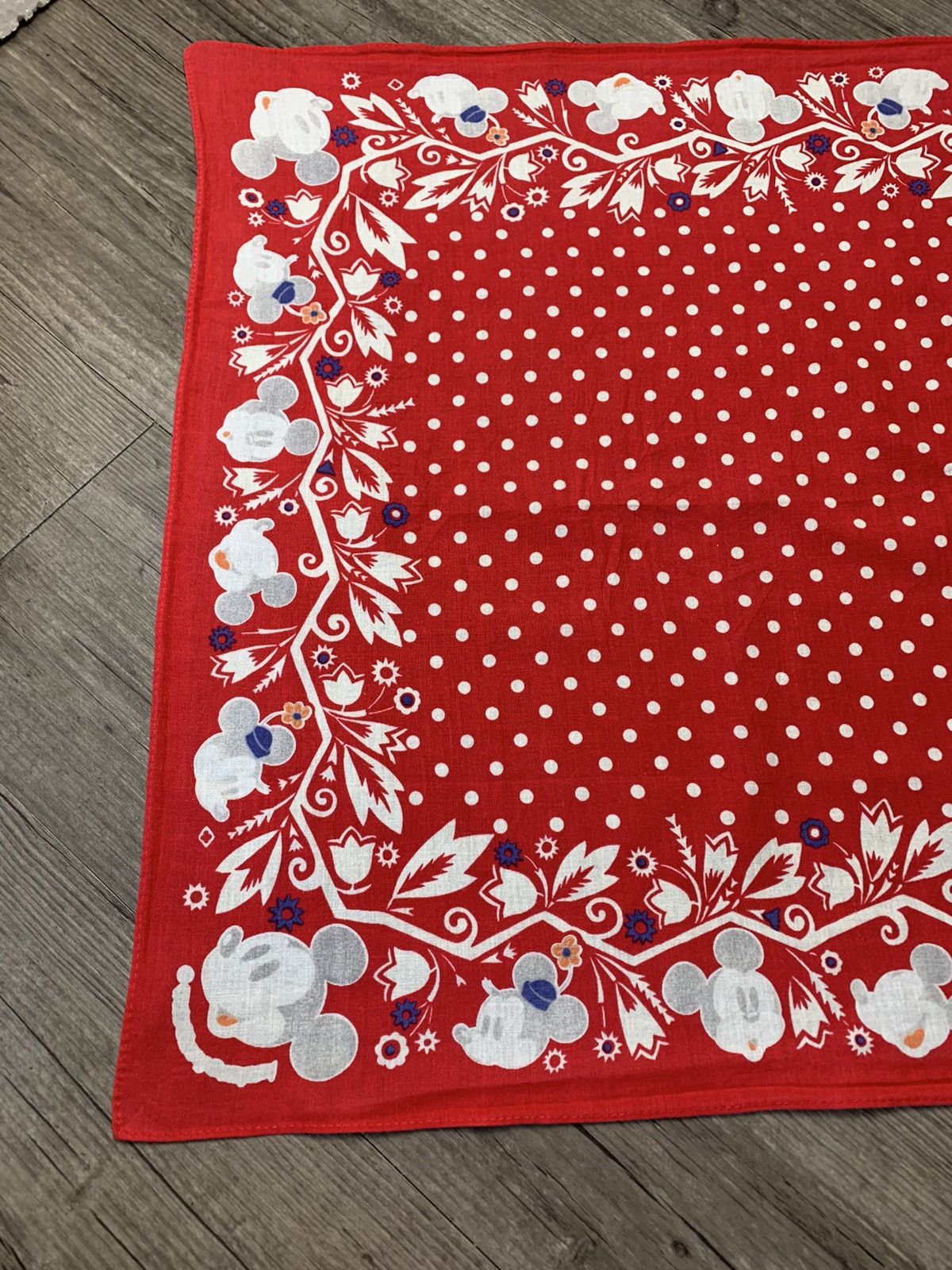 Disney Disney Mickey Handkerchief Neckerchief Pocketsquares Size ONE SIZE - 3 Thumbnail