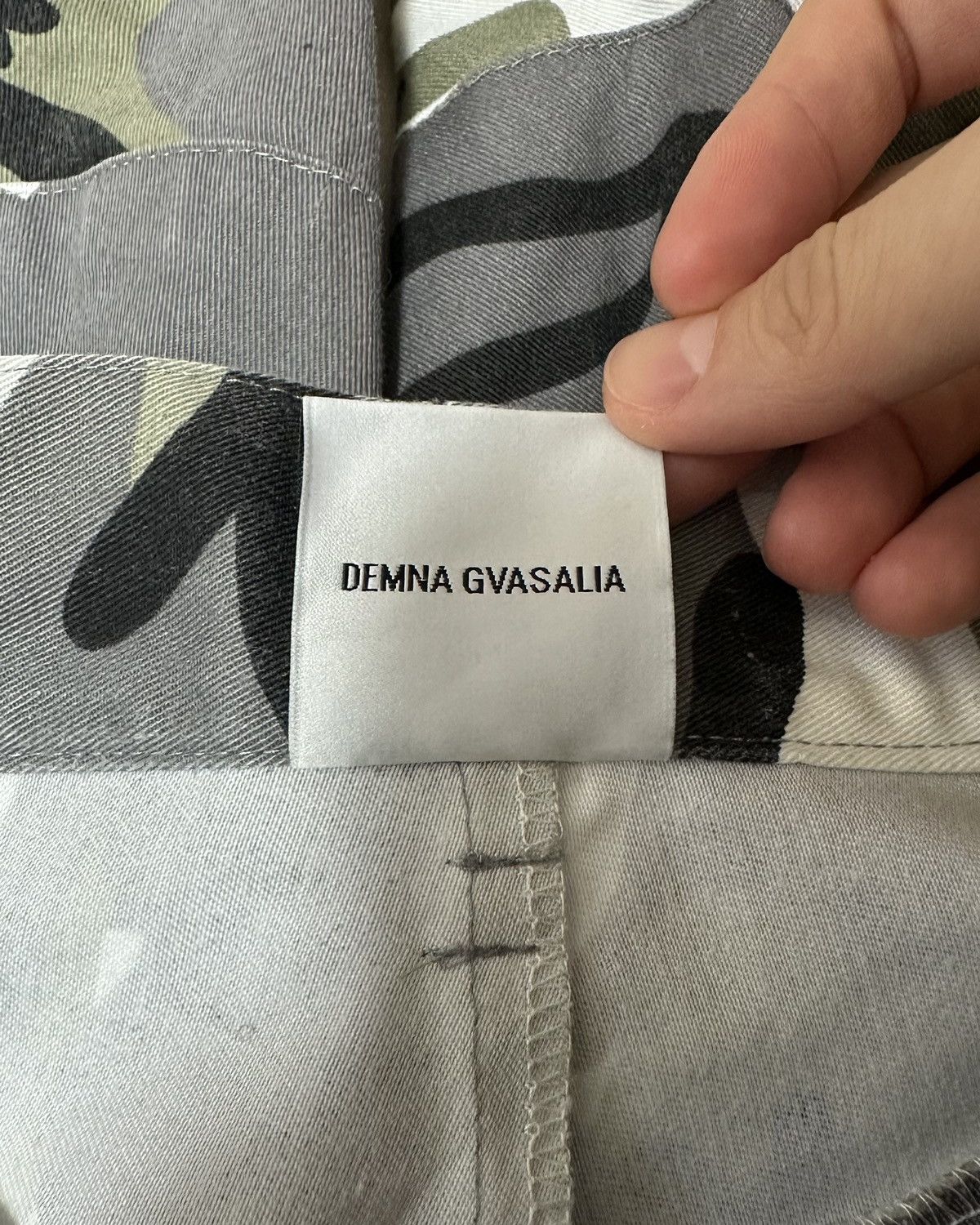 Vetements Vetements Camo Cargo Pants Size US 29 - 5 Thumbnail