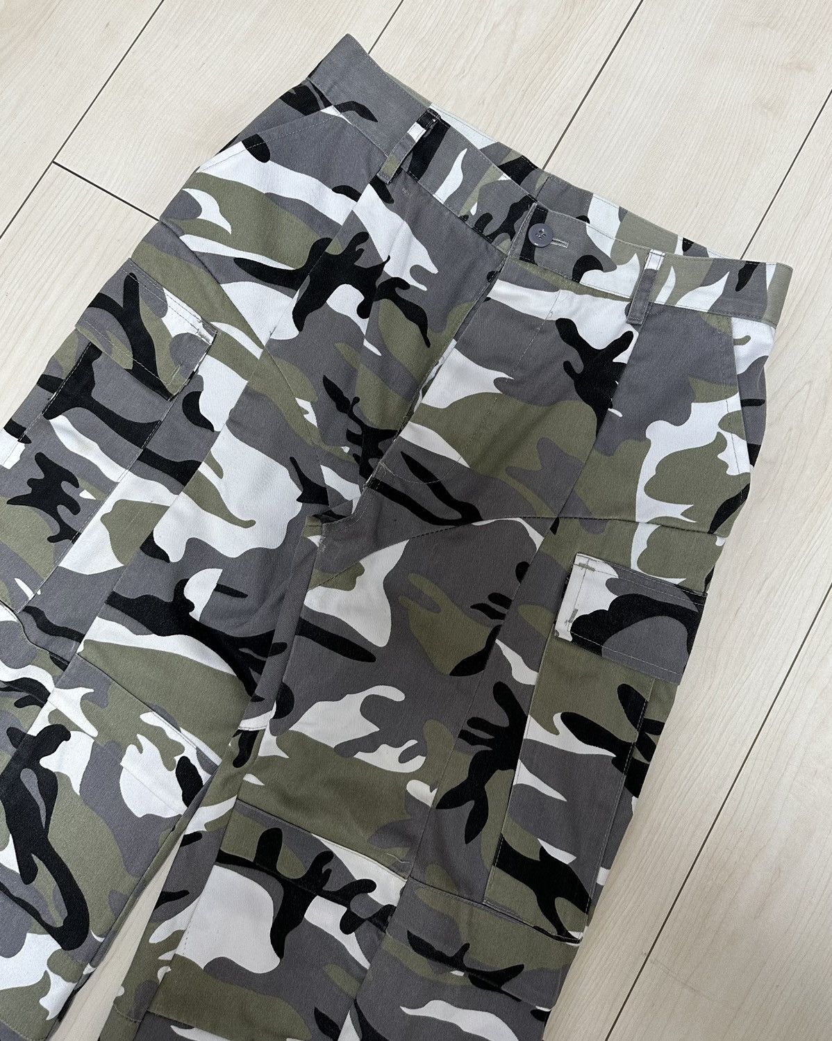 Vetements Vetements Camo Cargo Pants Size US 29 - 3 Thumbnail